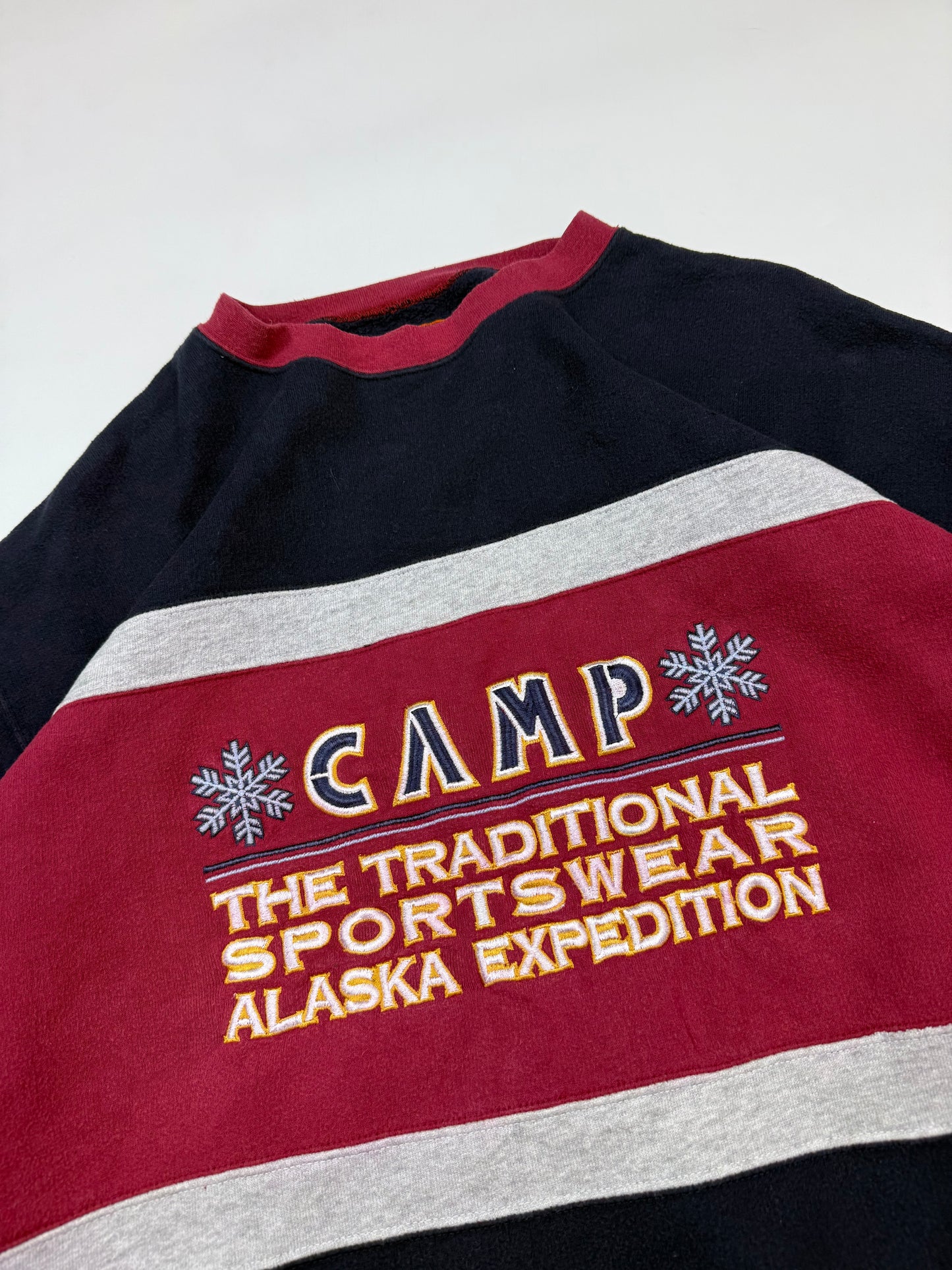 Vintage 90s Camp graphic sweatshirt (L)
