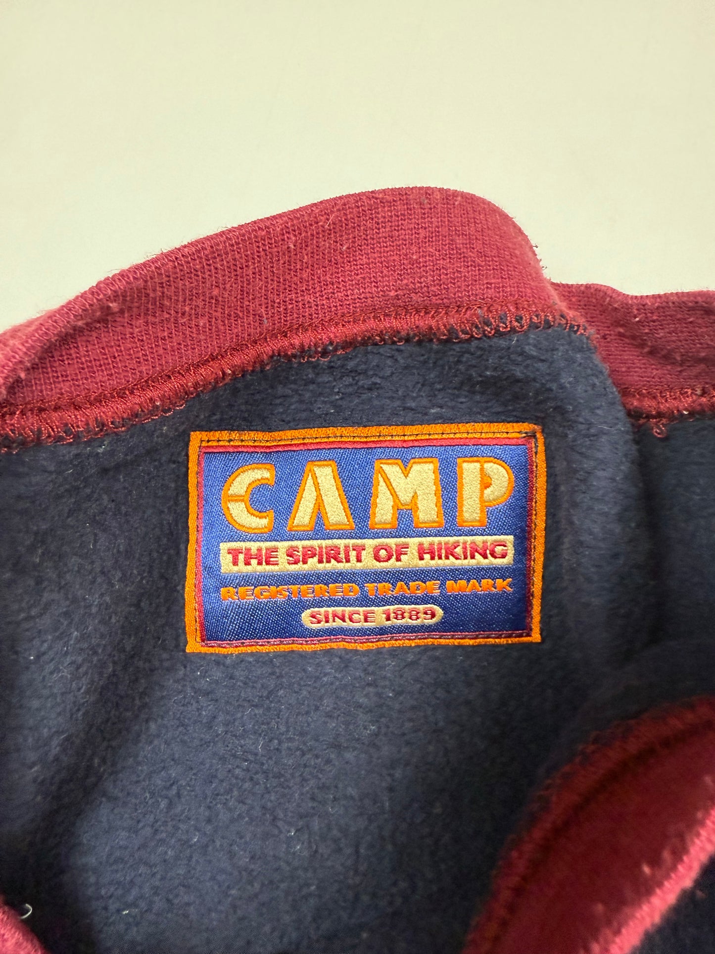 Vintage 90s Camp graphic sweatshirt (L)