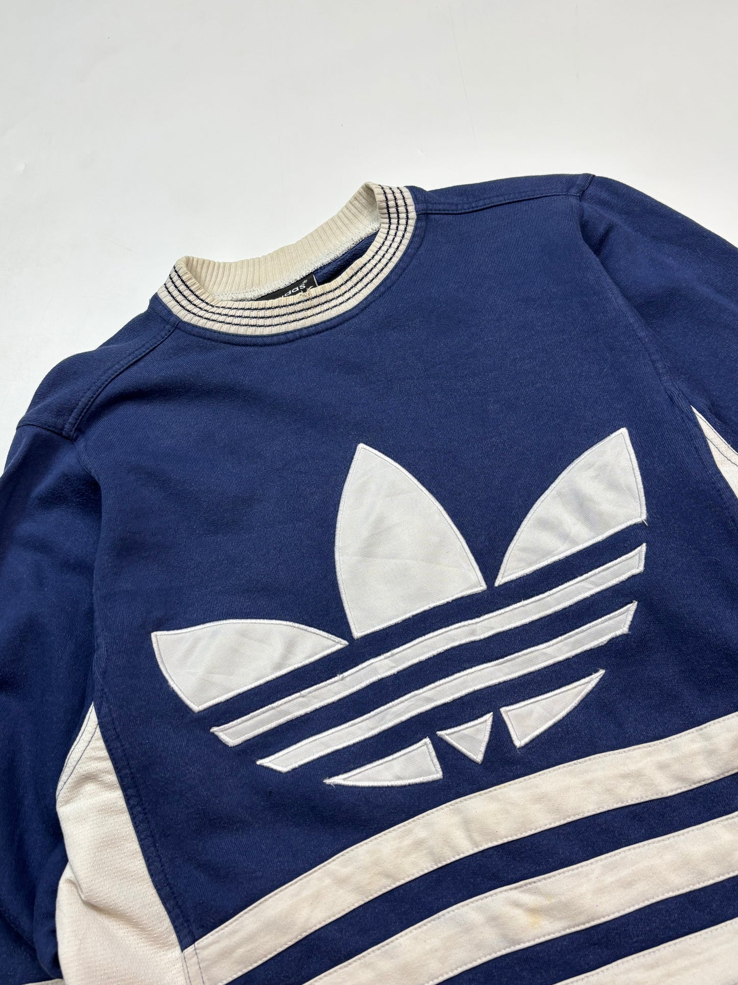 Vintage 90s Adidas originals big logo sweatshirt (M)