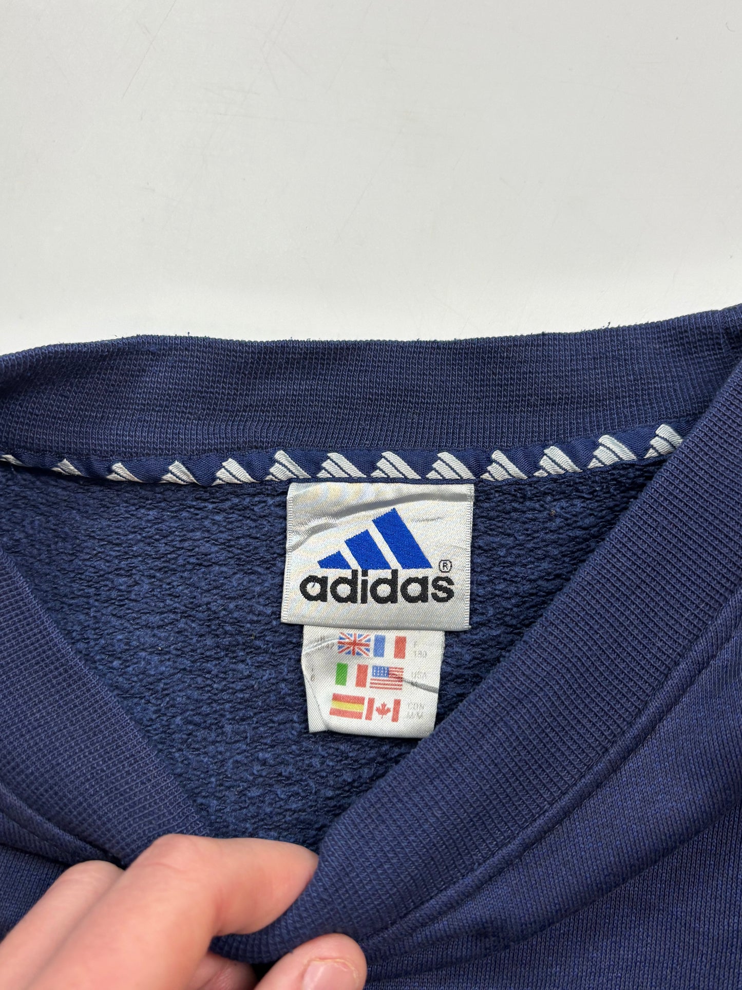 Vintage Adidas centre logo sweatshirt (M)