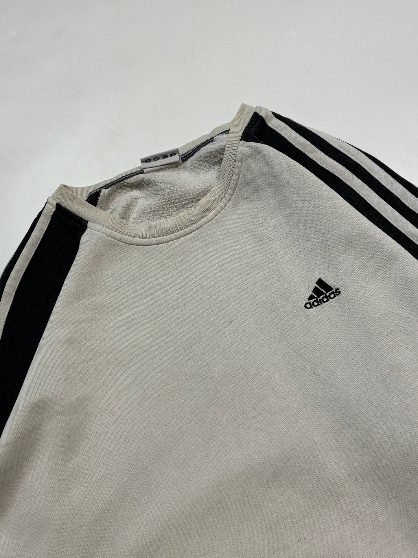 Vintage Adidas small logo sweatshirt (M)