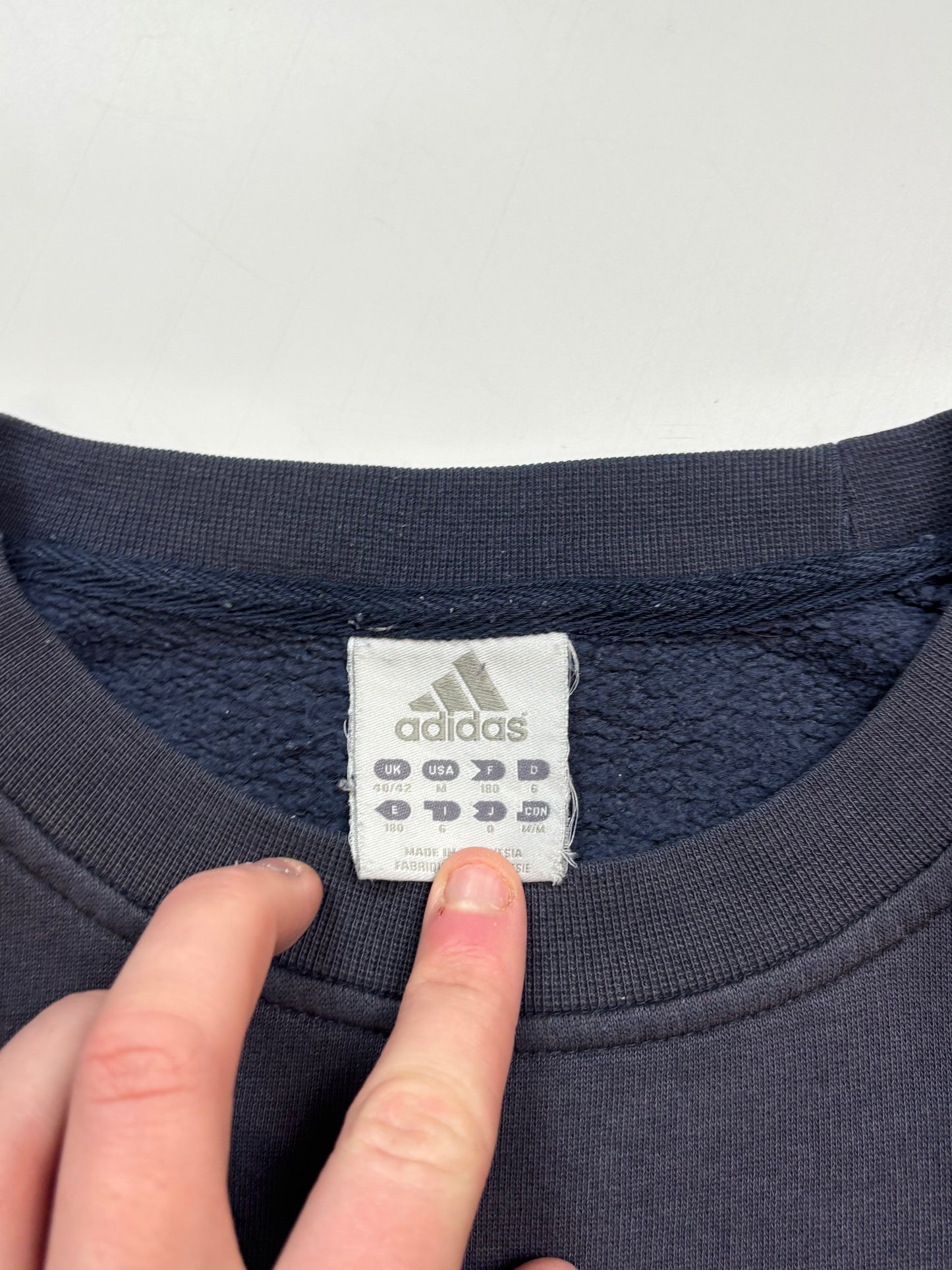 Vintage Adidas small logo sweatshirt (M)