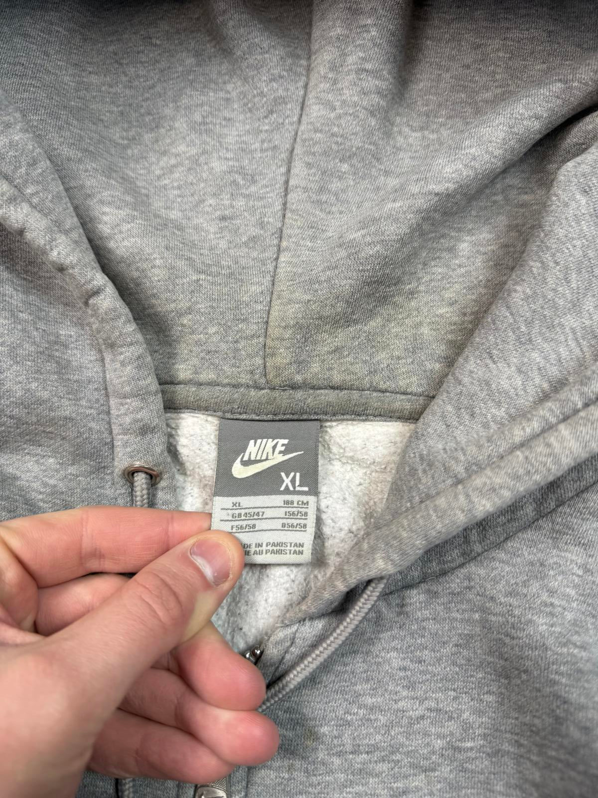 Vintage Nike zip up hoodie (XL)