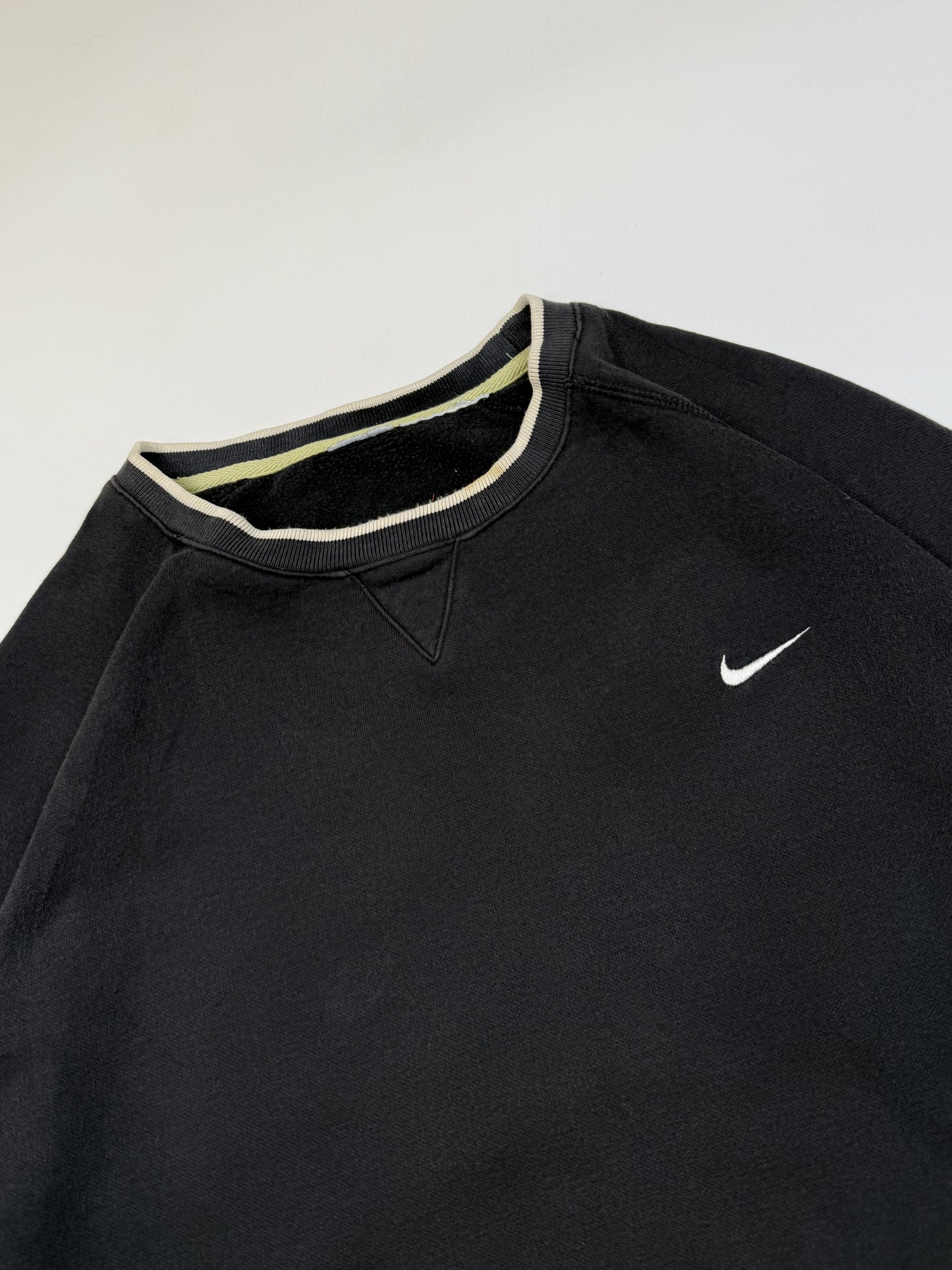 Vintage Nike mini swoosh sweatshirt (M)