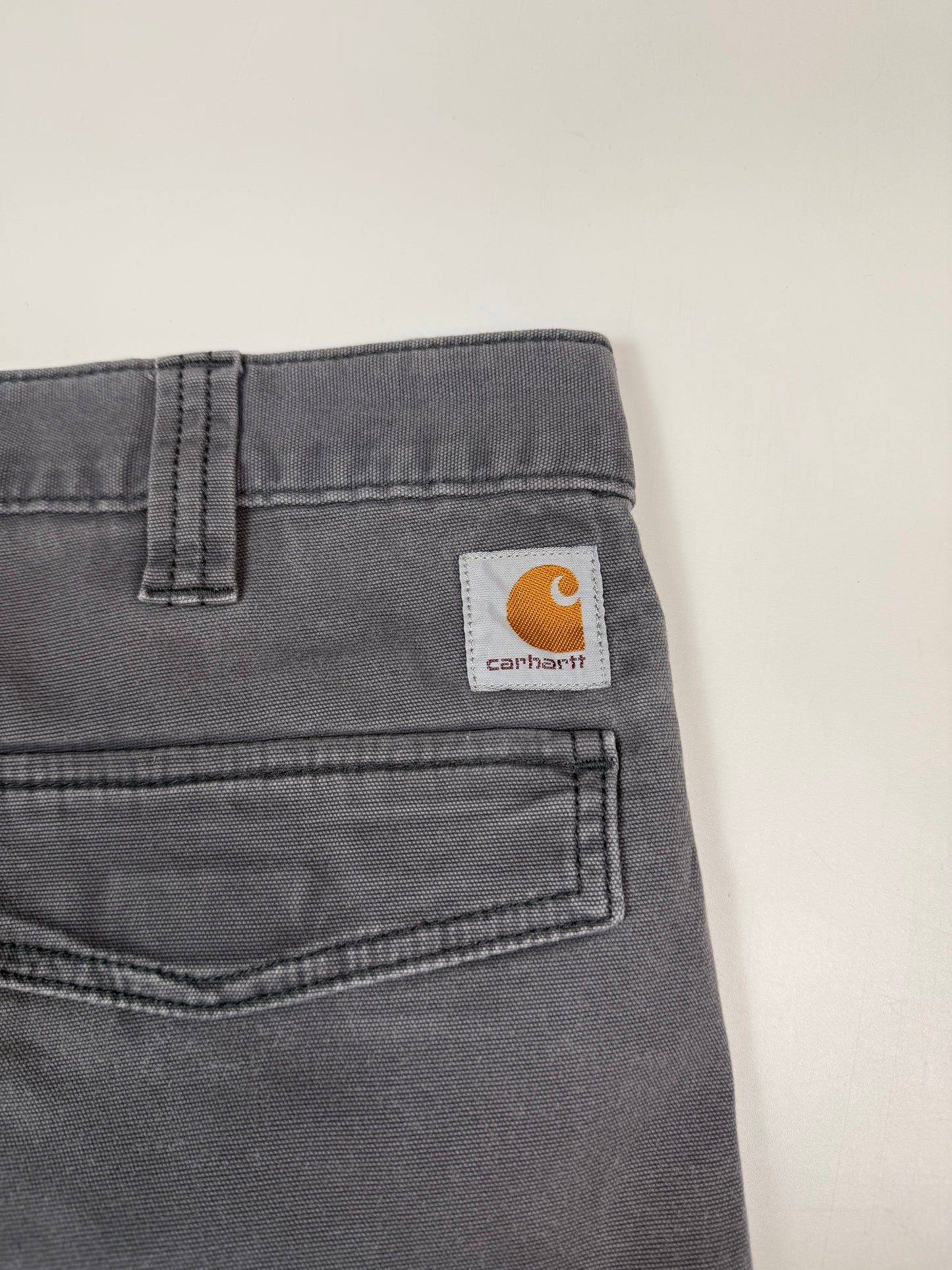 Carhartt baggy cargo shorts (W36)