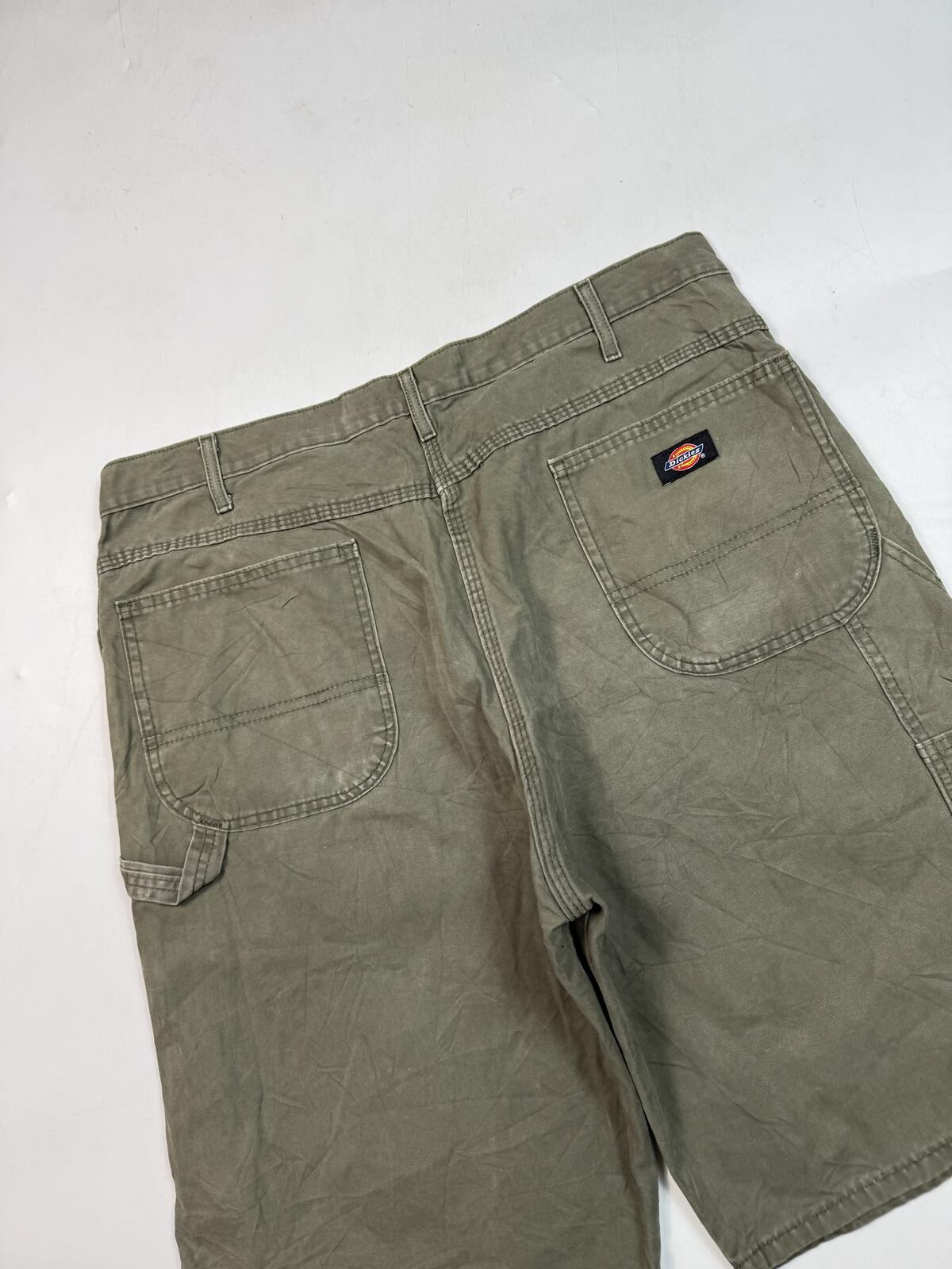 Dickies baggy carpenter shorts (W38)