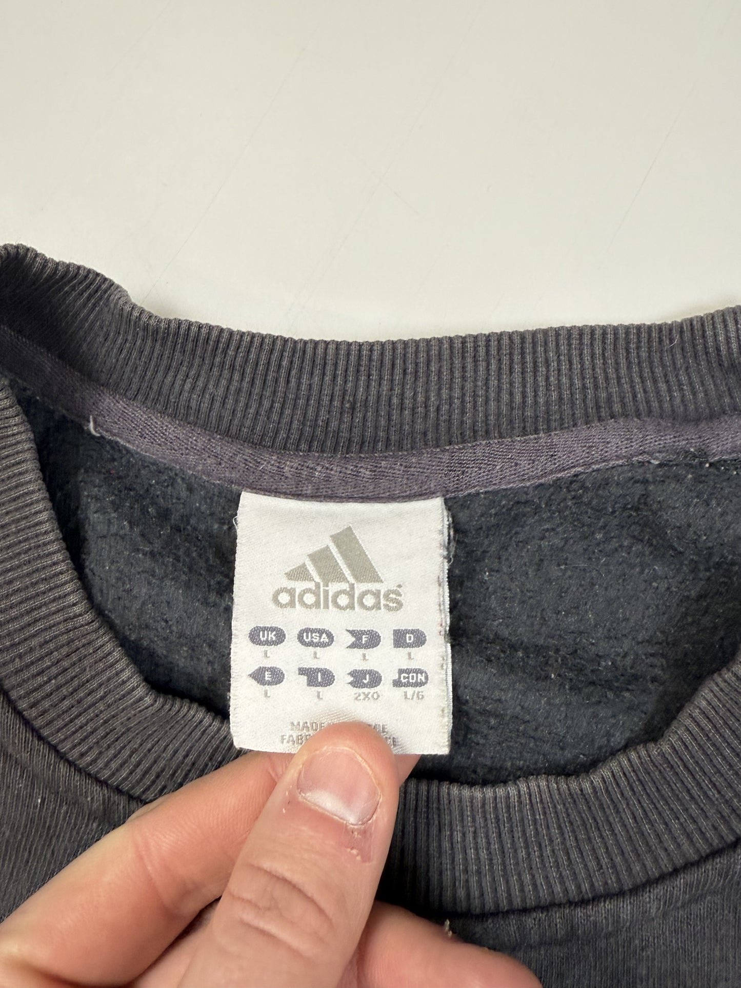 Vintage Adidas small logo sweatshirt (L)