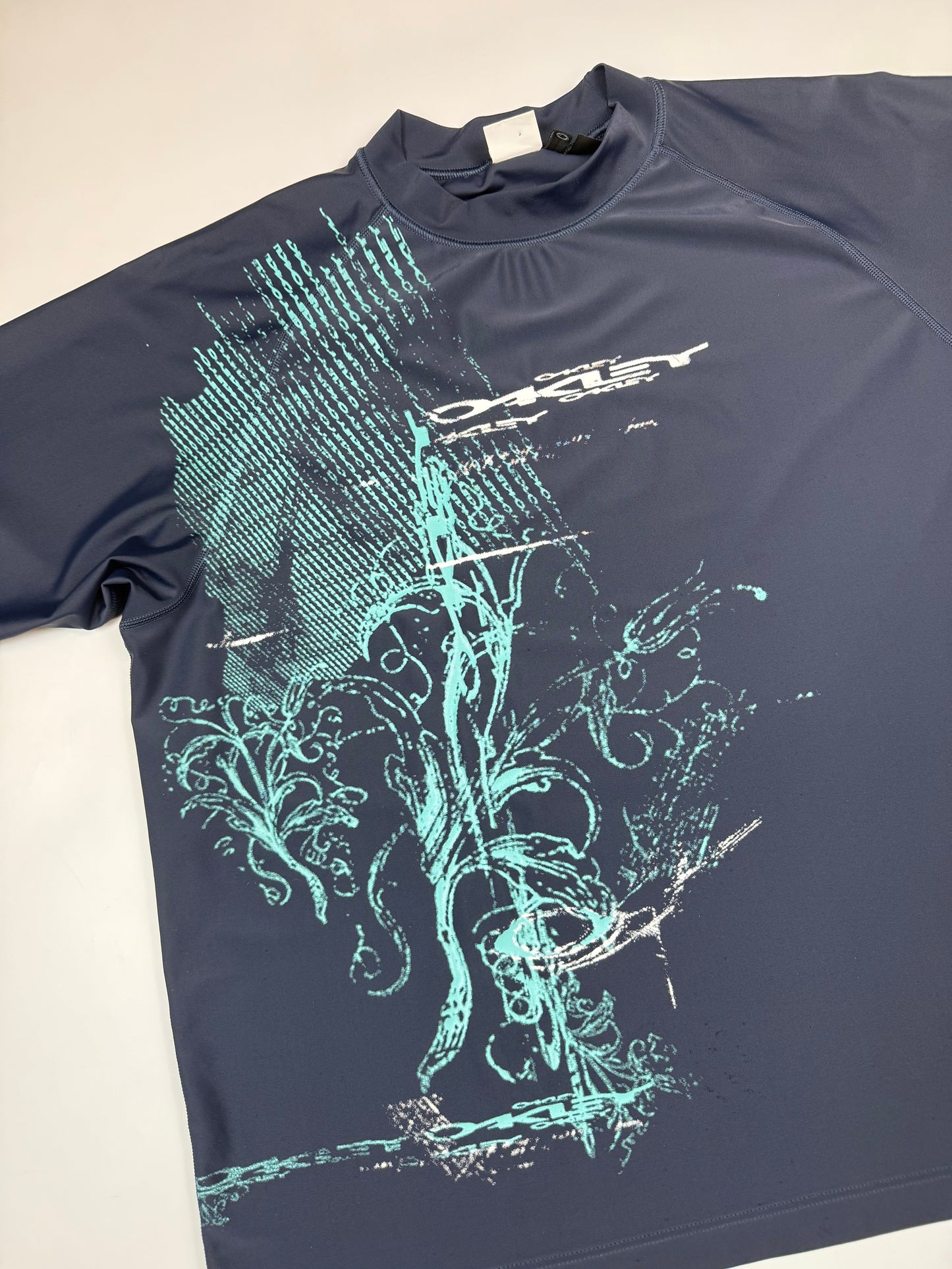 Vintage Oakley sport tee (L)