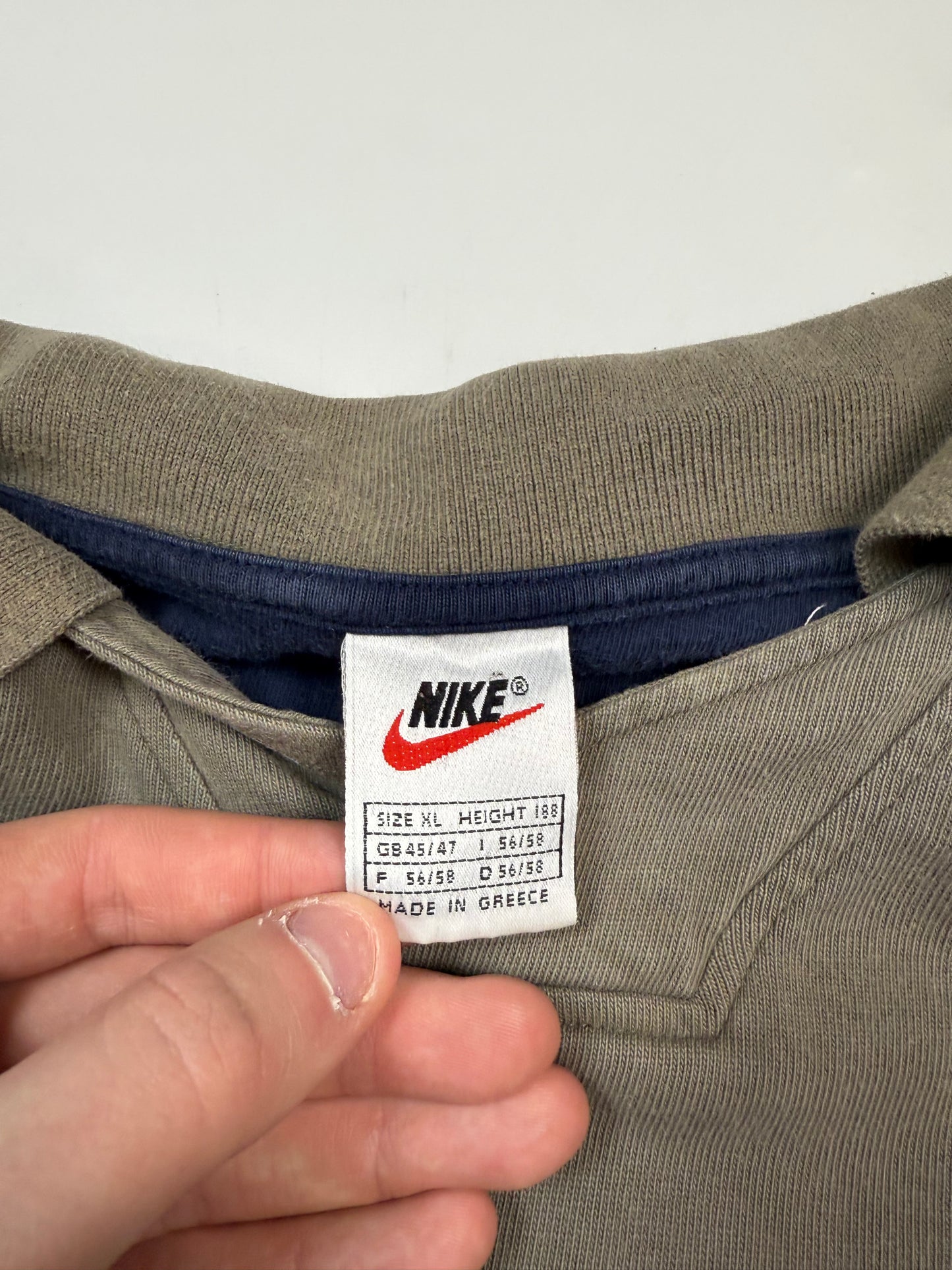 Vintage 90s Nike collared sweatshirt (XL)