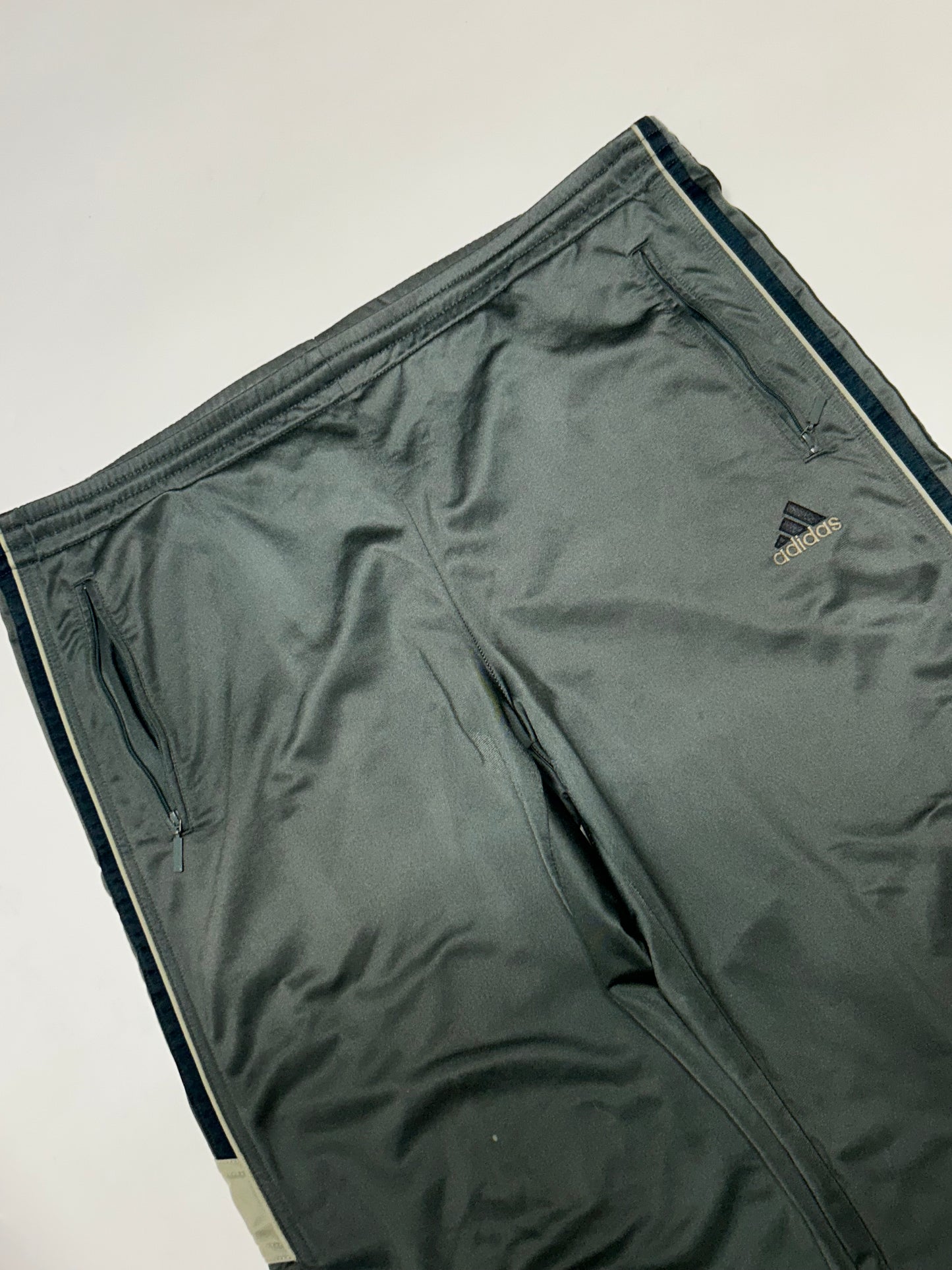 Vintage 90s Adidas track pants (M)