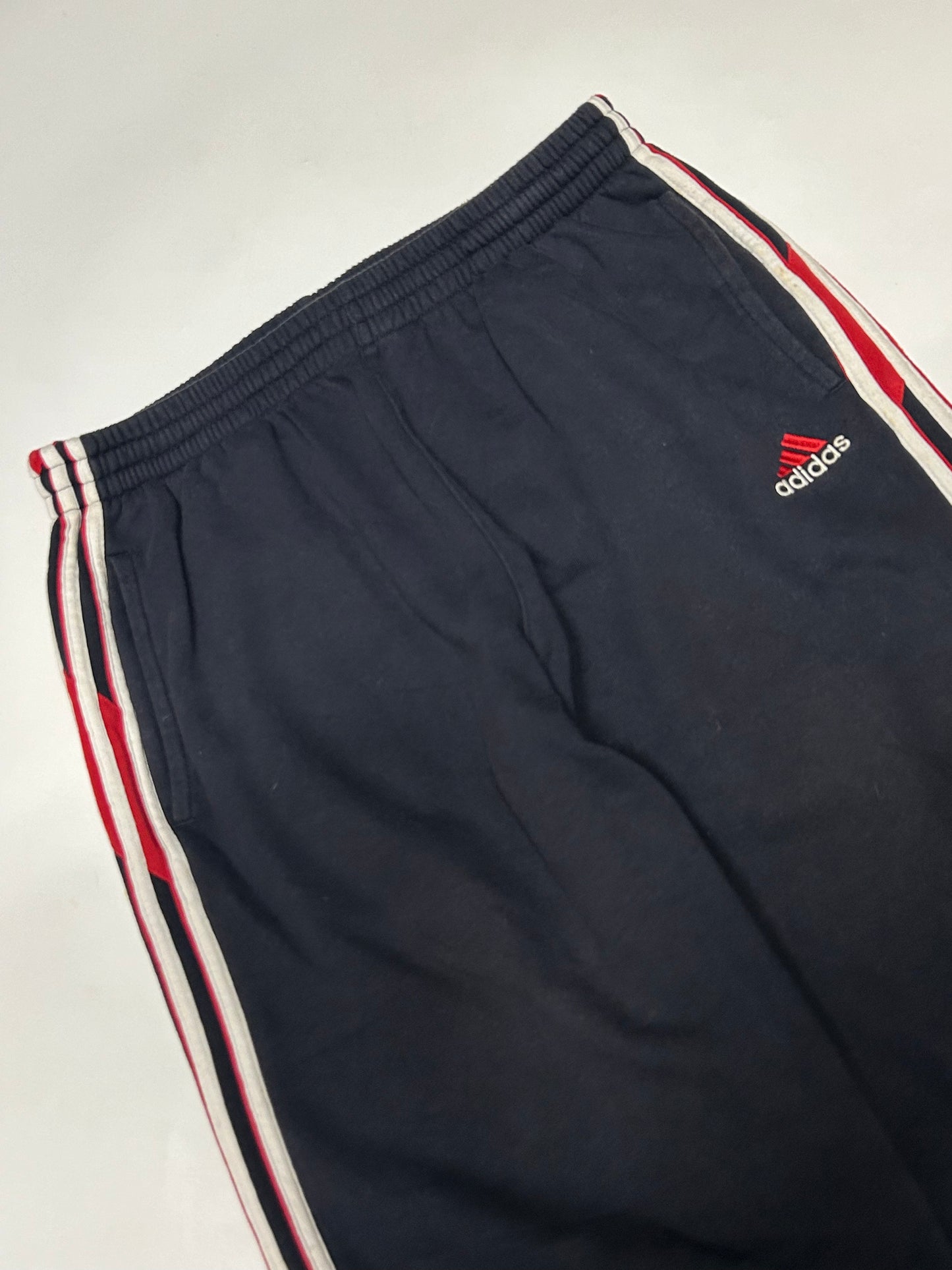 Vintage Adidas baggy joggers (L)