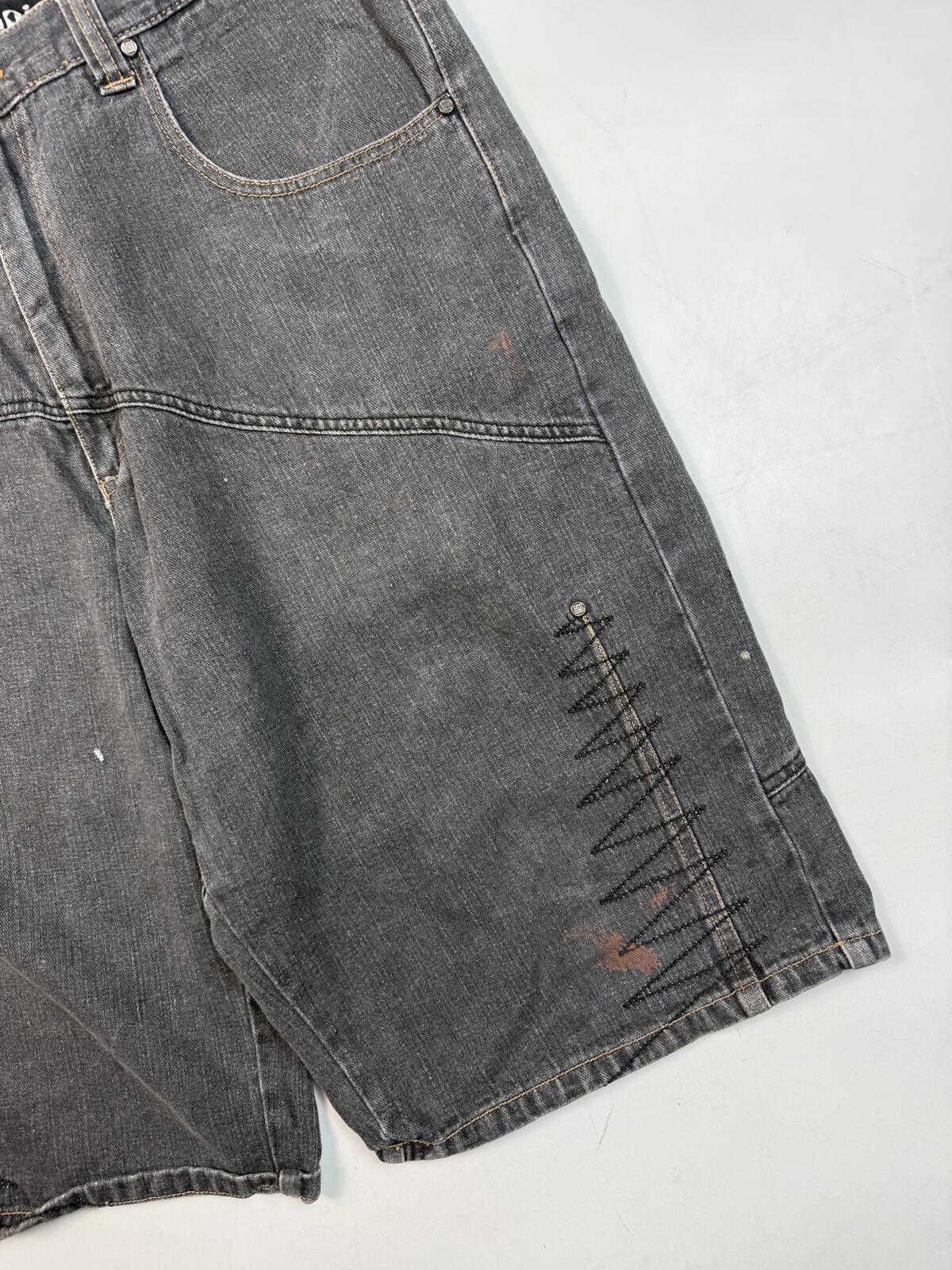 Vintage Y2K baggy hip hop jorts (W38)
