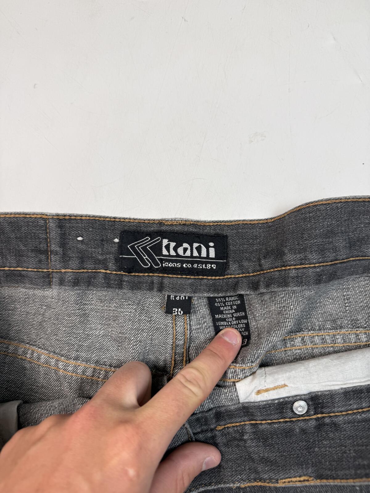 Vintage Y2K baggy hip hop jorts (W38)