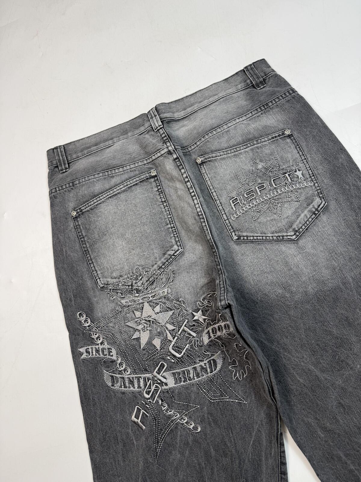 Vintage Y2K baggy hip hop jorts (W38)