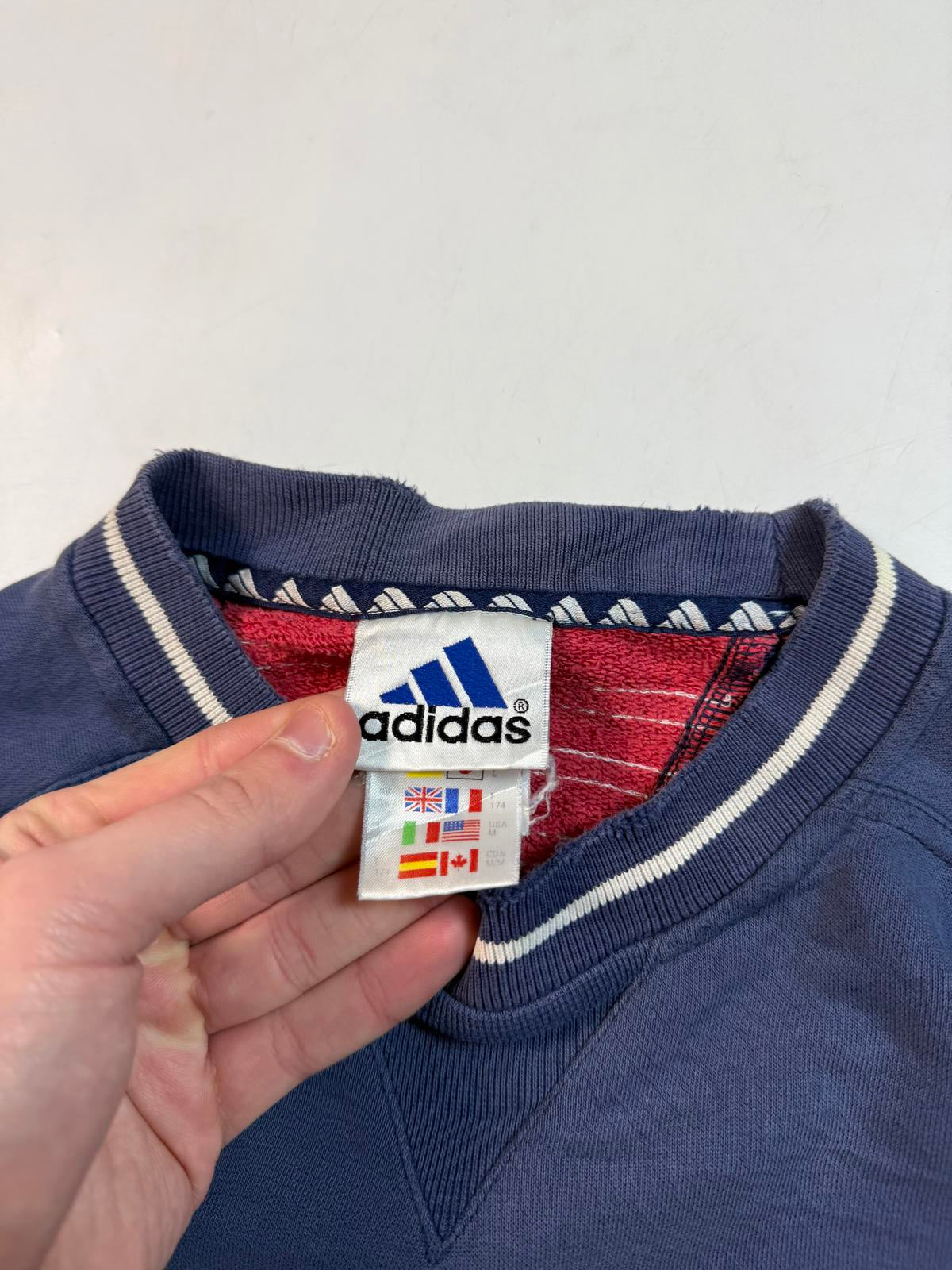 Vintage 90s adidas small logo sweatshirt (M)
