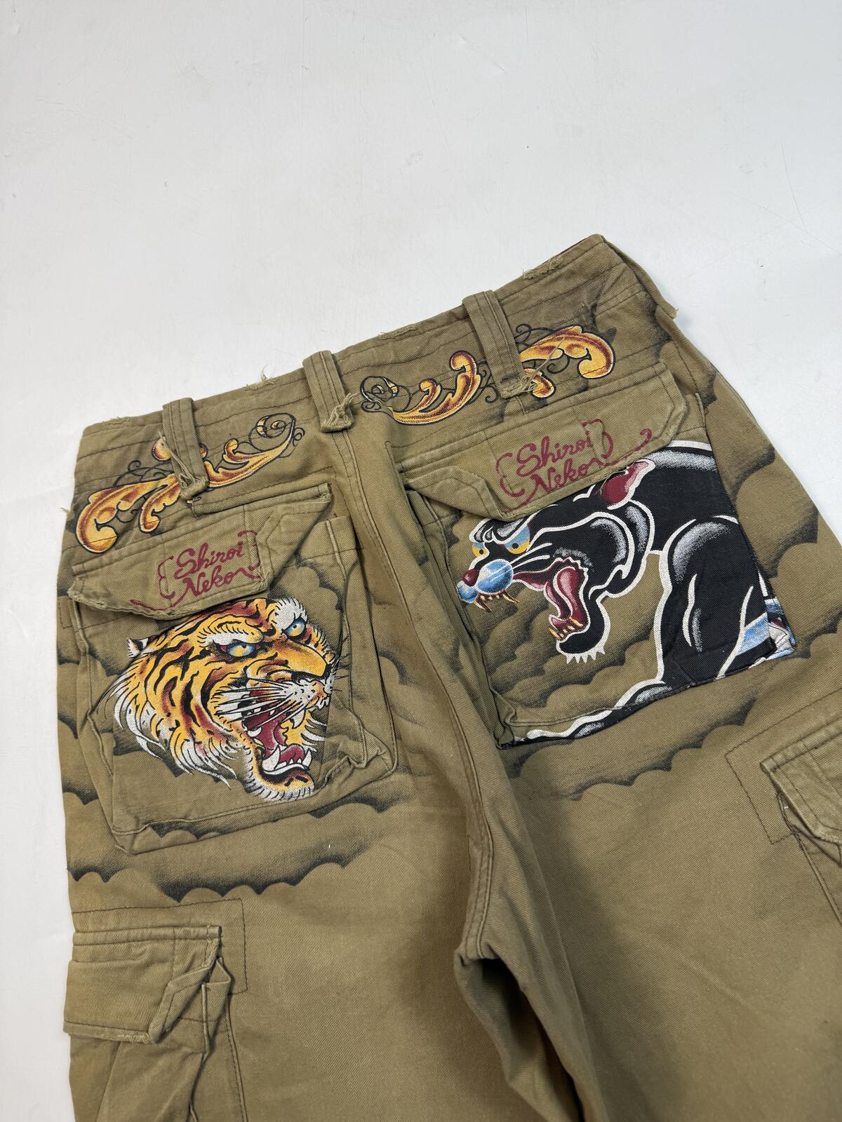 Vintage Y2K Japanese baggy hip hop cargo shorts (W30)