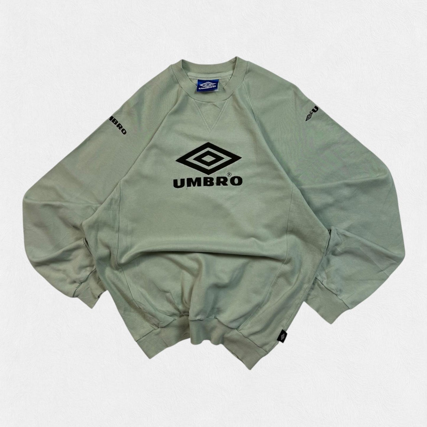Vintage 90s Umbro centre logo sweatshirt (M)