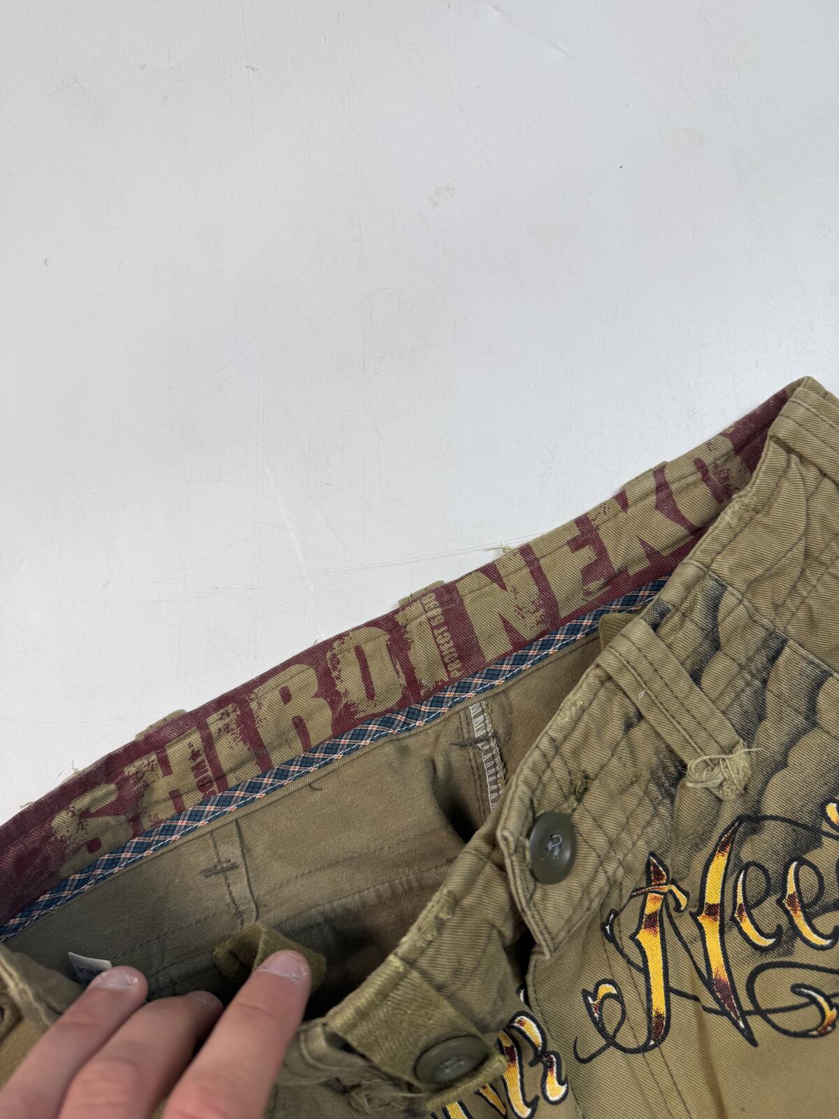 Vintage Y2K Japanese baggy hip hop cargo shorts (W30)