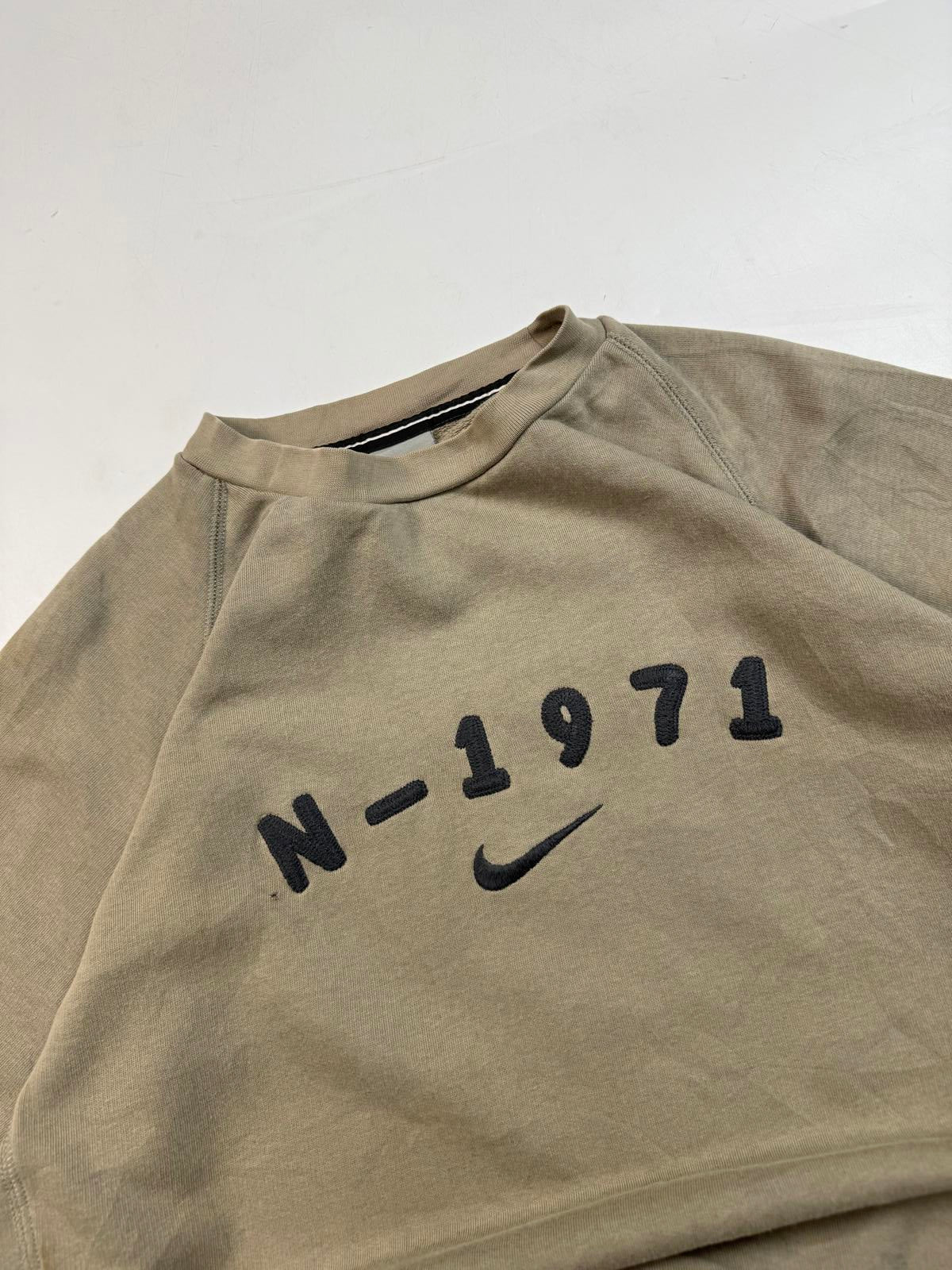 Vintage Nike centre swoosh sweatshirt (L)