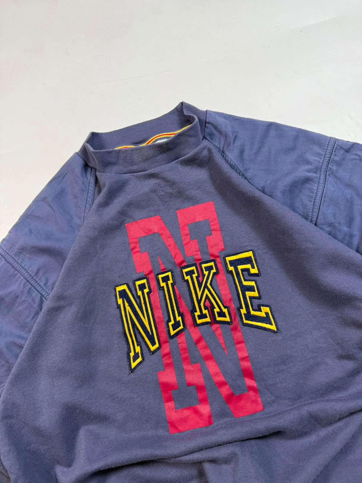 Vintage 90s Nike spell out sweatshirt (L)