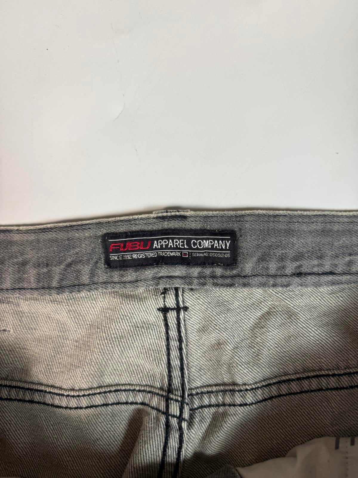 Vintage Fubu baggy hip hop Jeans (W36)