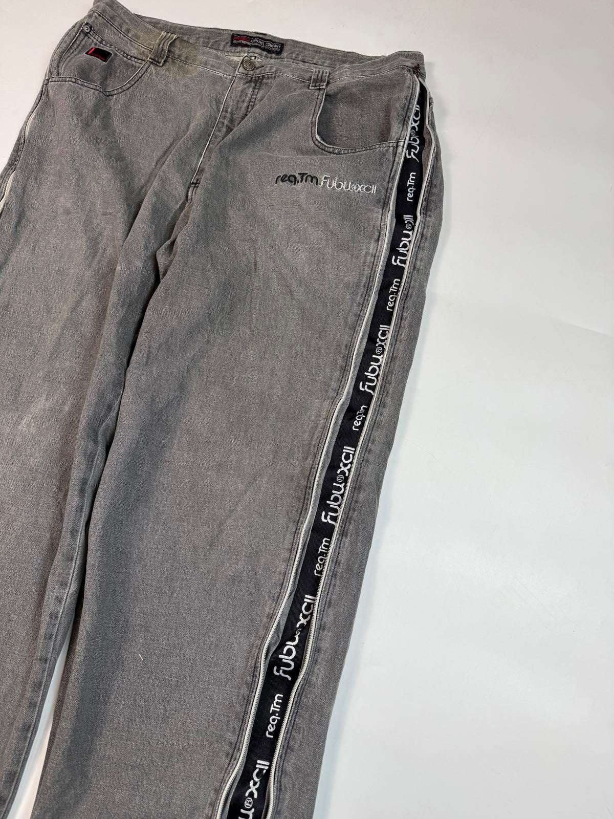 Vintage Fubu baggy hip hop Jeans (W36)