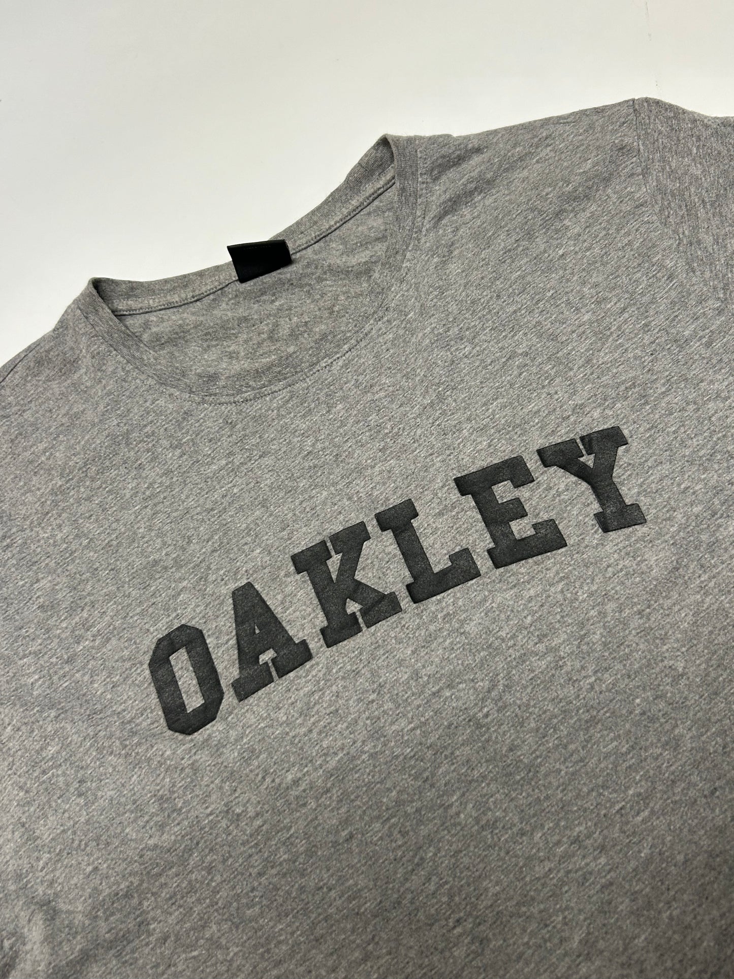 Oakley spell out tee (L)