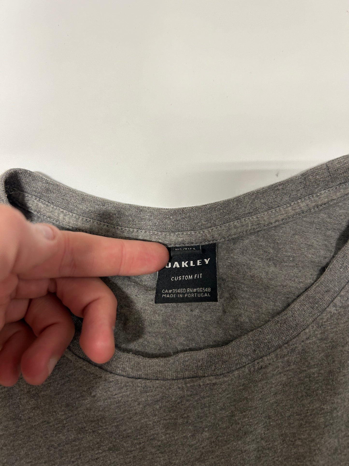 Oakley spell out tee (L)