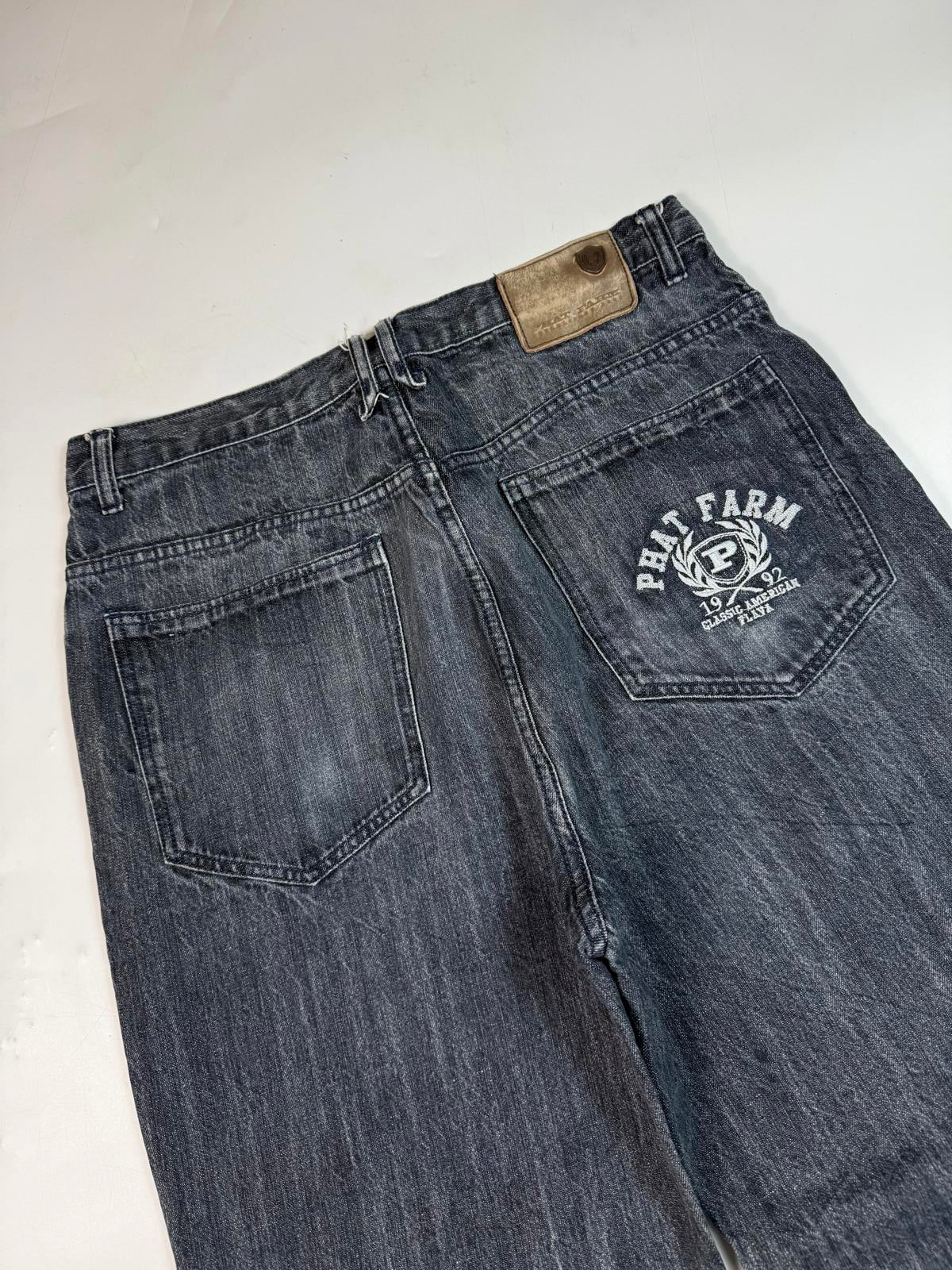 Vintage Y2K Phat Farm baggy hip hop Jeans (W34)