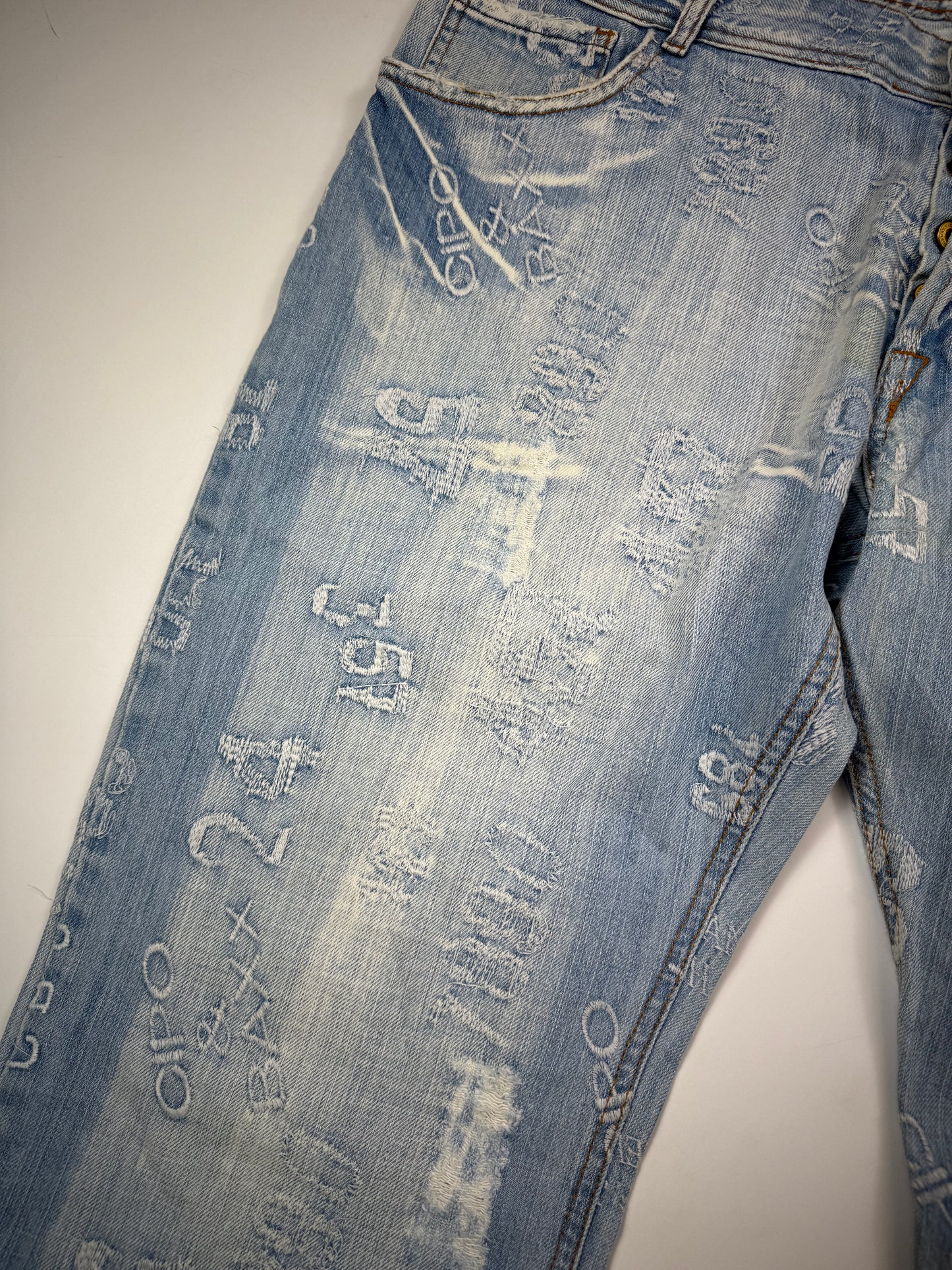 Vintage Y2K all over print hip hop jeans (W38)