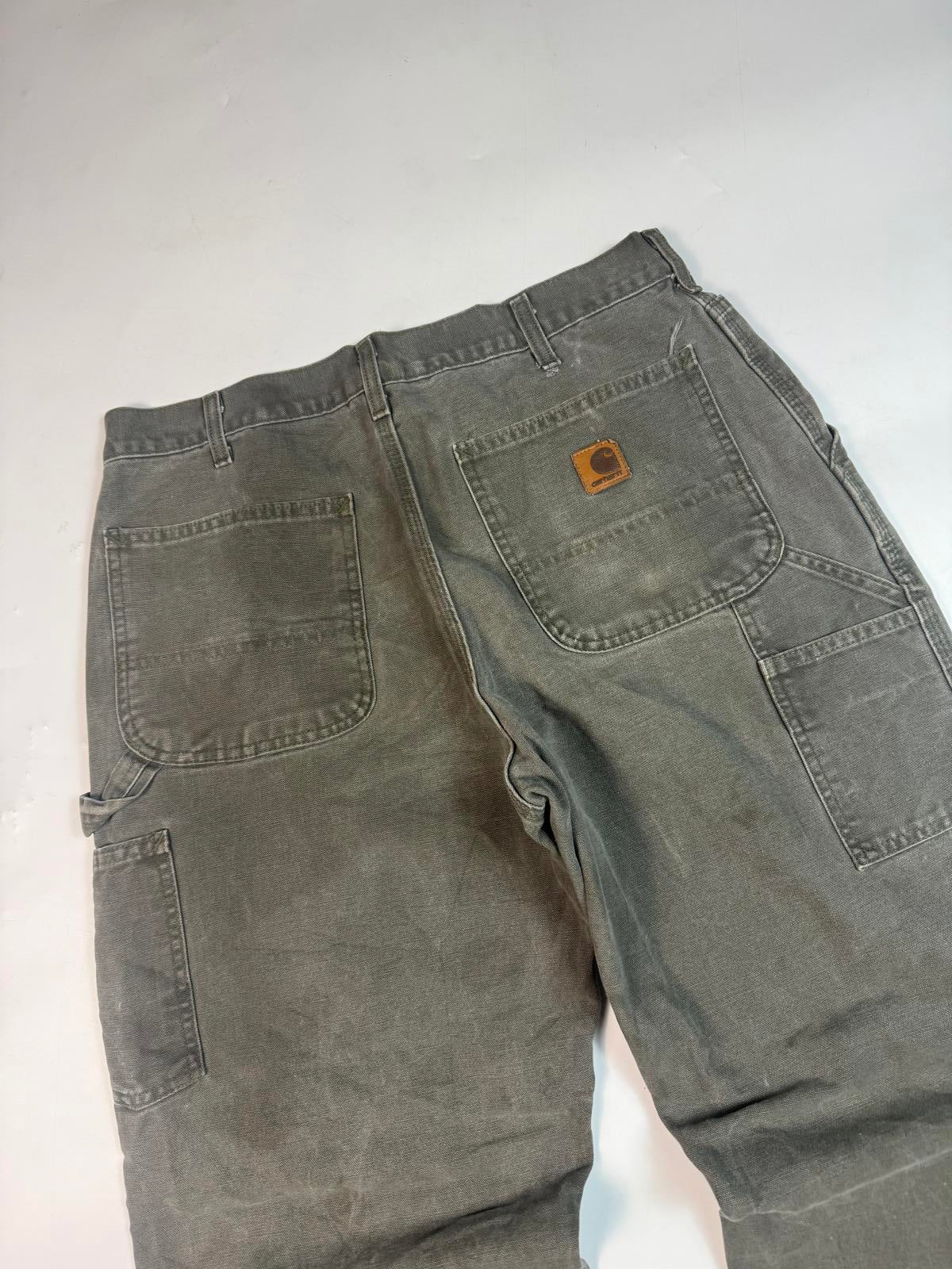 Vintage Carhartt baggy carpenter pants (W34)
