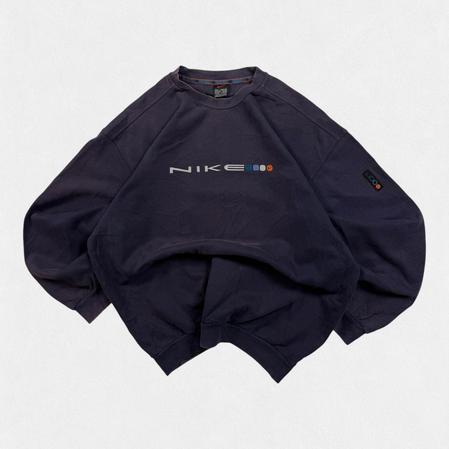 Vintage 90s Nike spell out sweatshirt (L)
