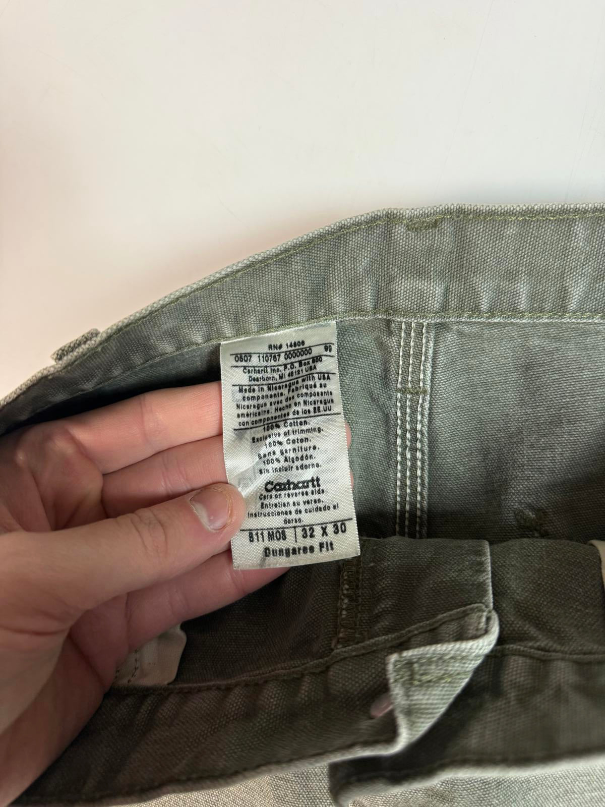 Vintage Carhartt baggy carpenter pants (W32)