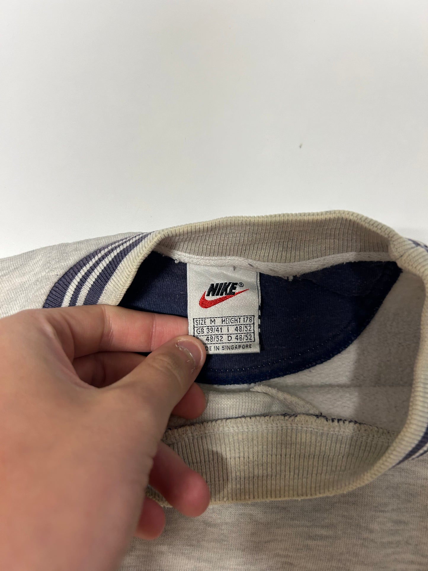 Vintage 90s Nike centre swoosh sweatshirt (M)