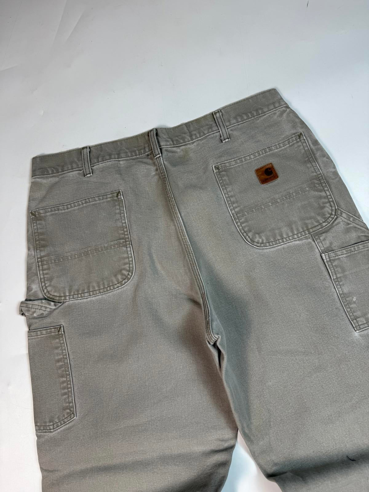 Vintage Carhartt baggy carpenter pants (W38)