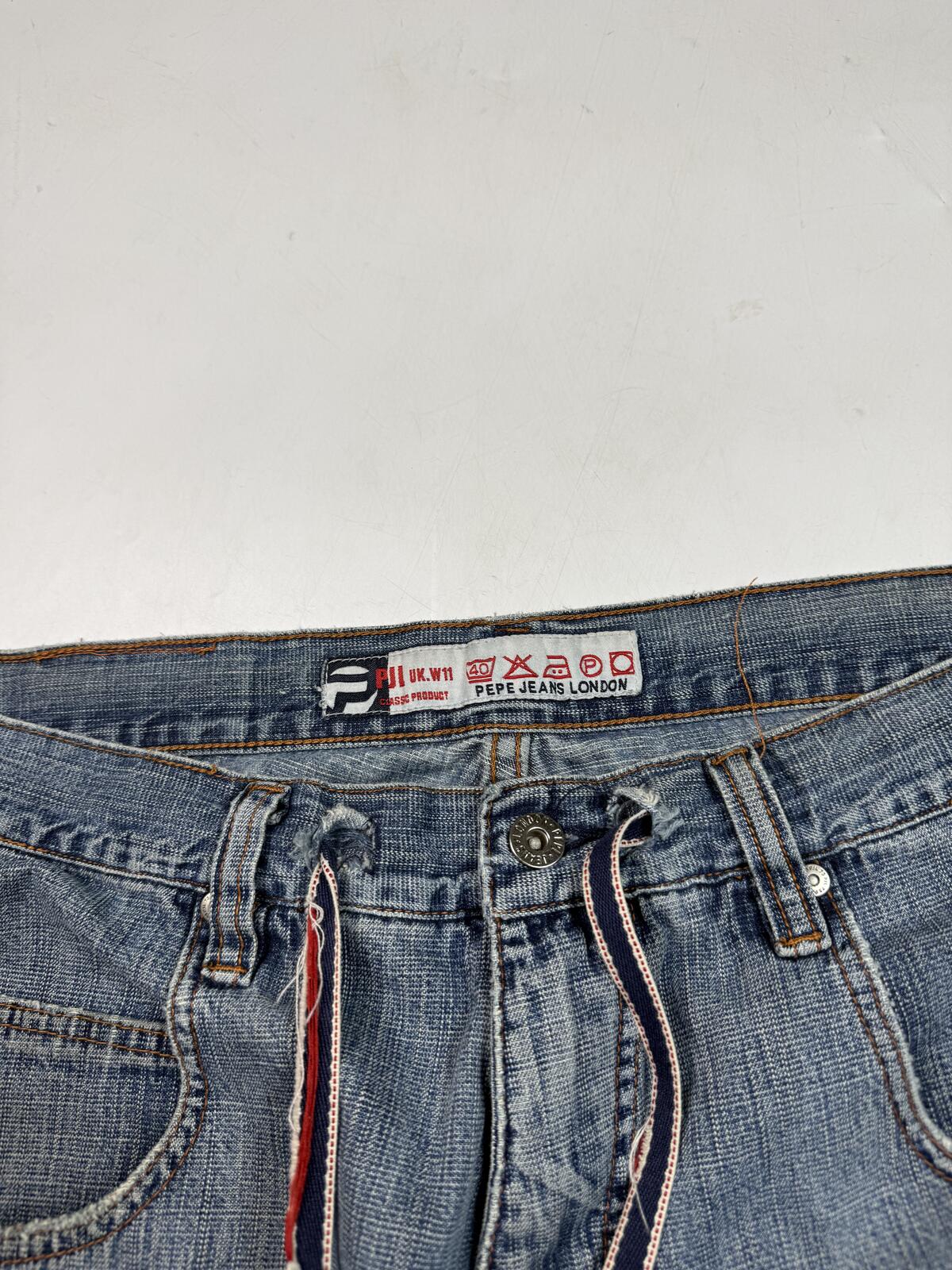 Vintage Y2K Pepe Jeans baggy hip hop denim shorts (W38)