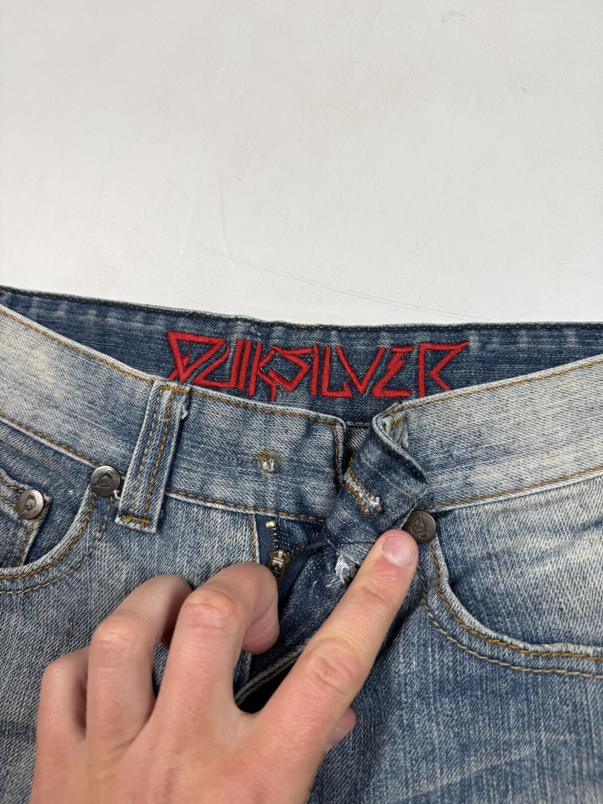 Vintage Y2K Quiksilver surfwear baggy hip hop jorts (W28)