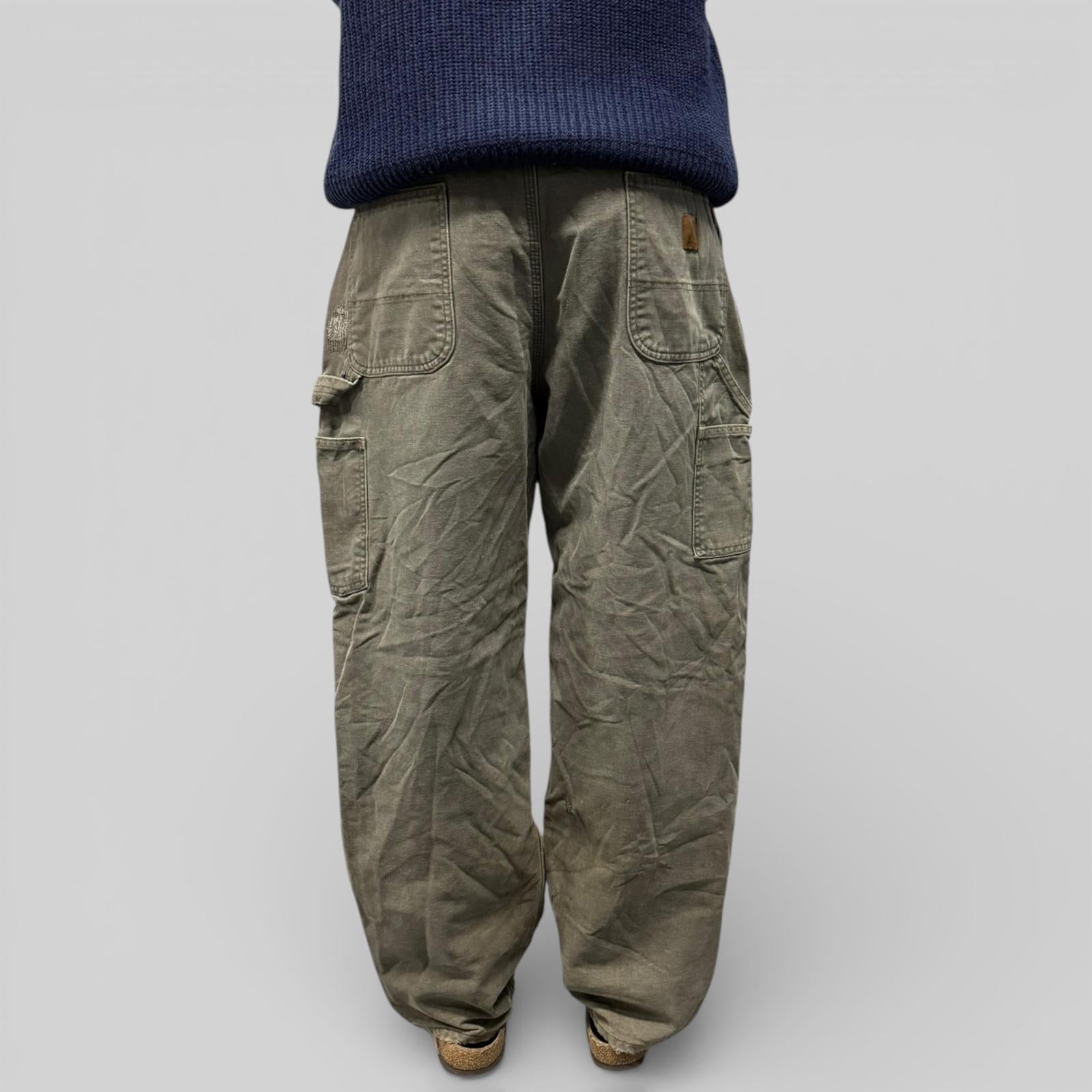 Carhartt baggy carpenter pants (W36)