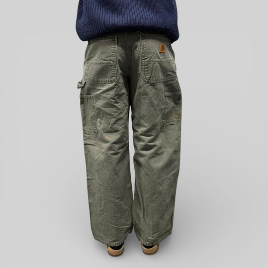 Vintage Carhartt baggy carpenter pants (W32)