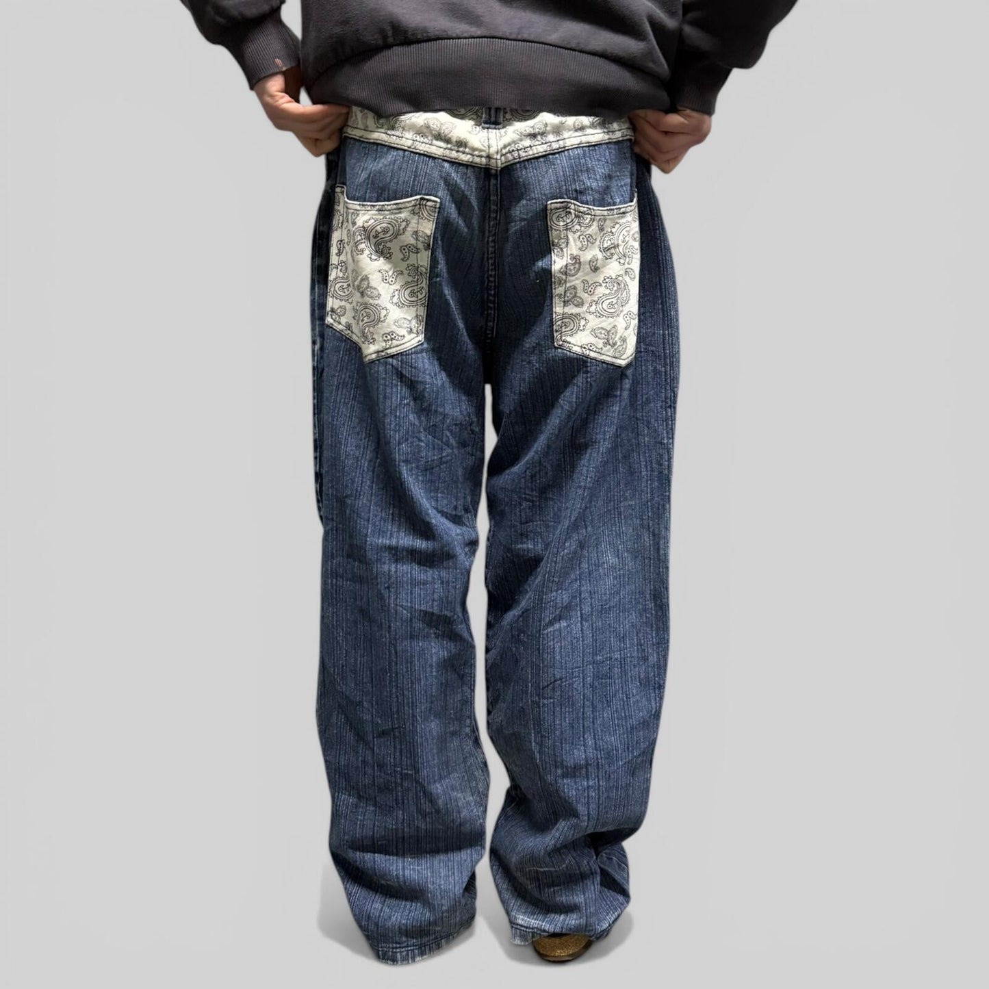 Vintage Y2K baggy hip hop jeans (W40)