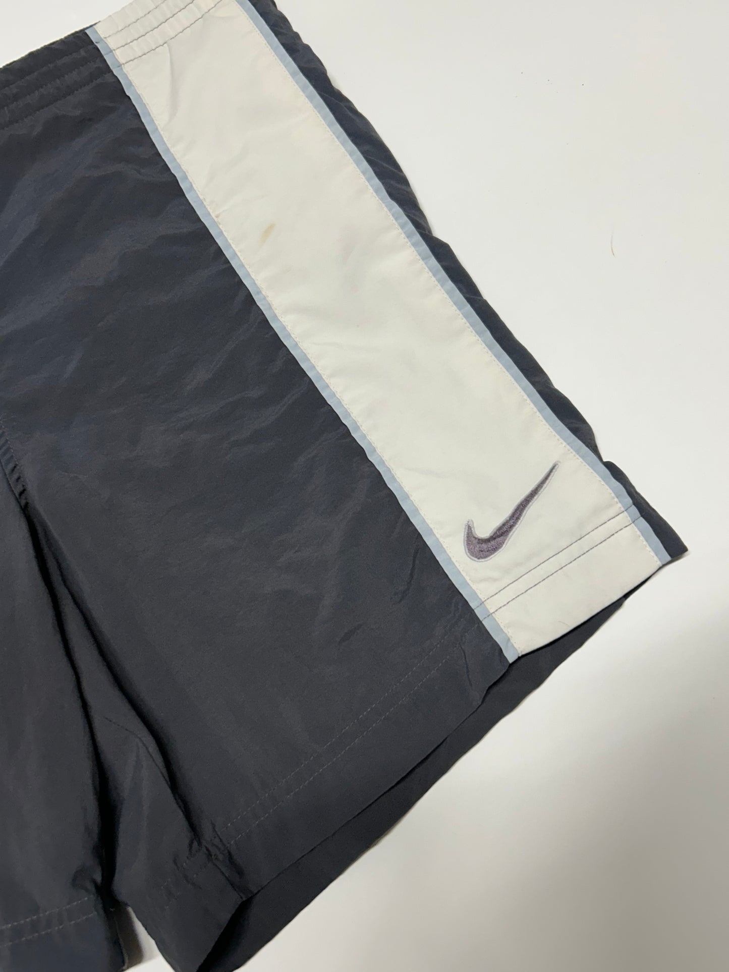 Vintage 90s Nike shorts (M)