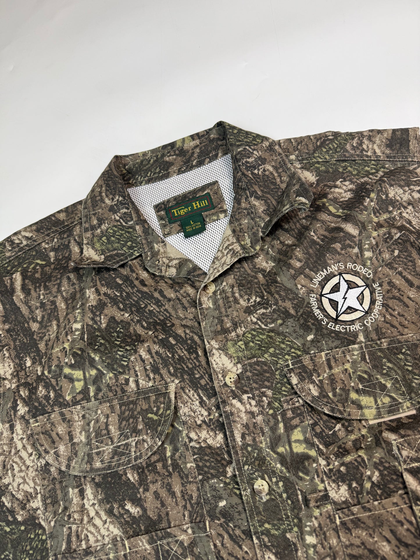 Real tree camo short sleeve shirt (L)