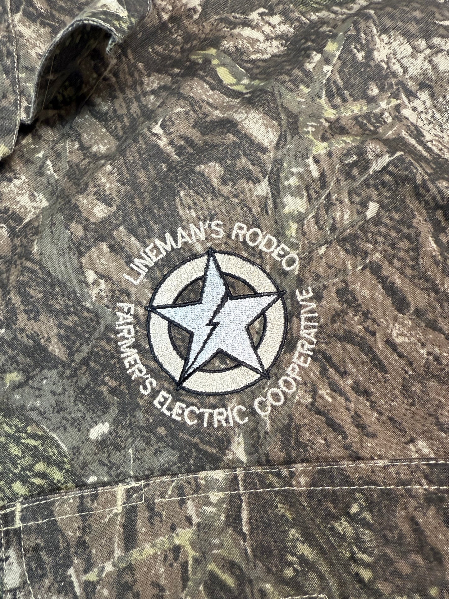 Real tree camo short sleeve shirt (L)