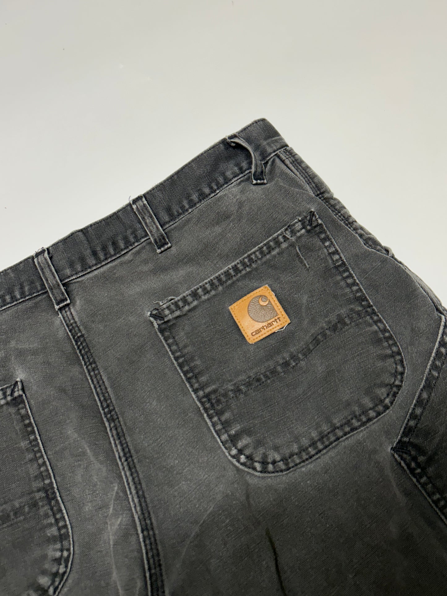 Vintage Carhartt carpenter jorts (W36)