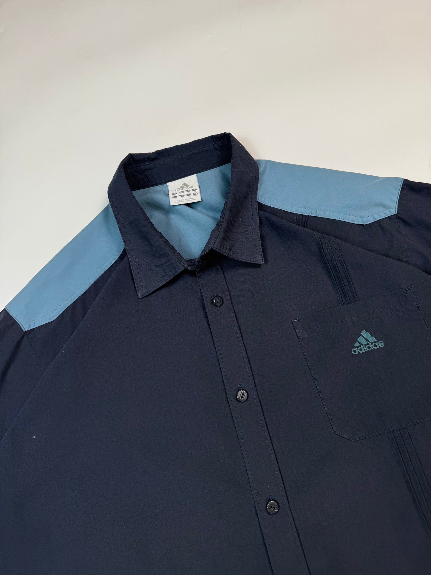 Vintage Adidas short sleeve shirt (XL)