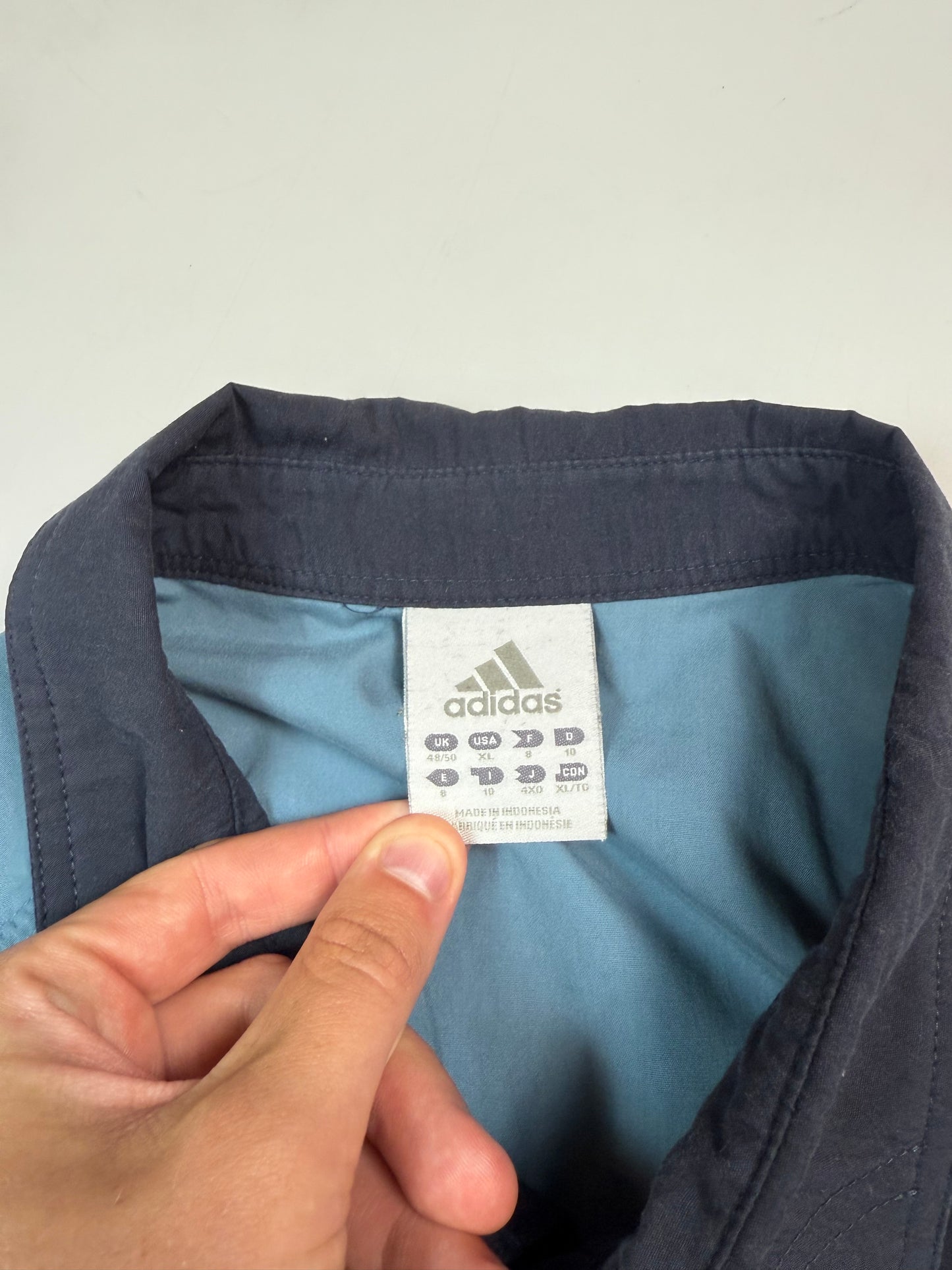 Vintage Adidas short sleeve shirt (XL)