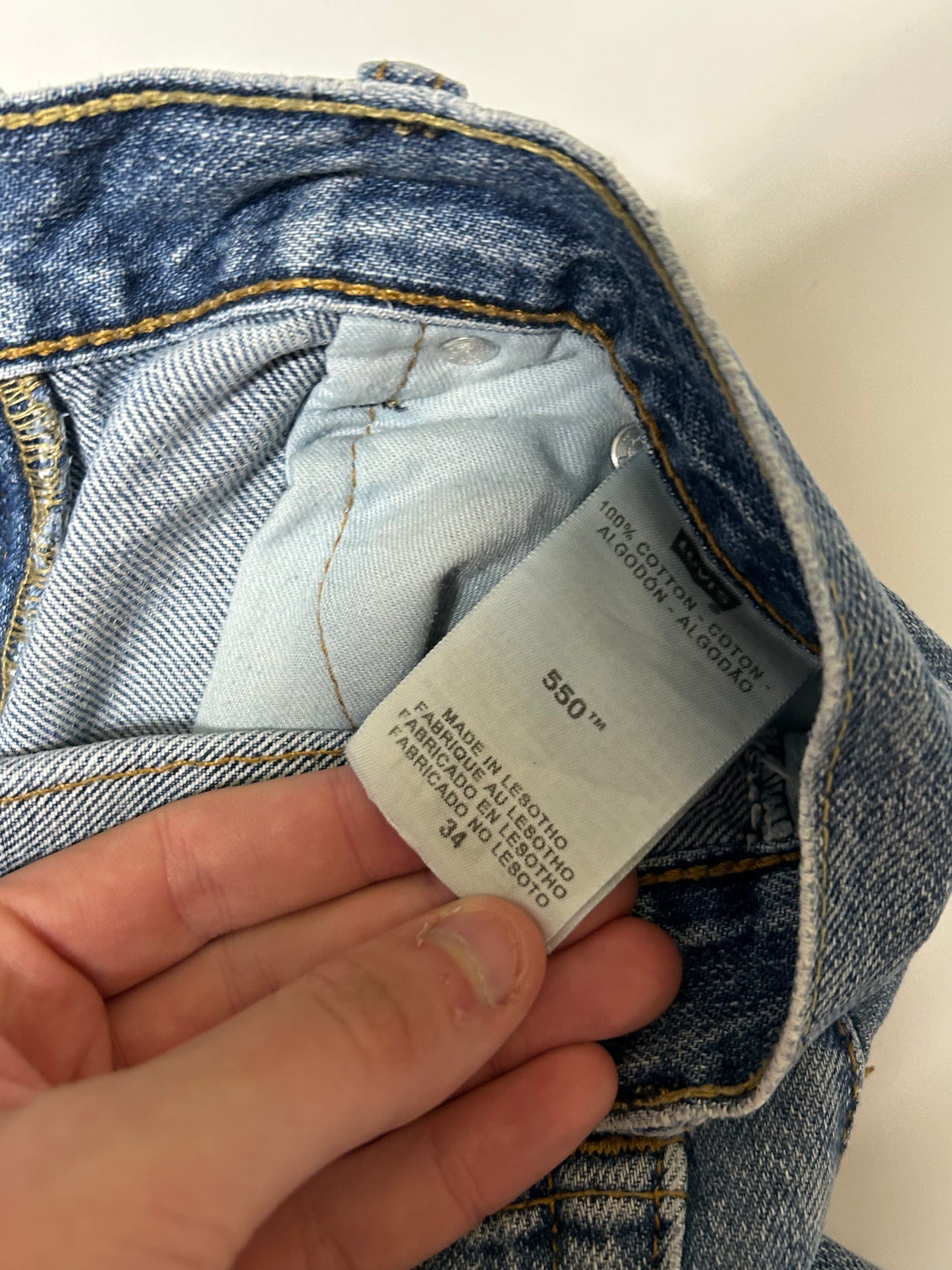 Levi's 550 jorts (W34)