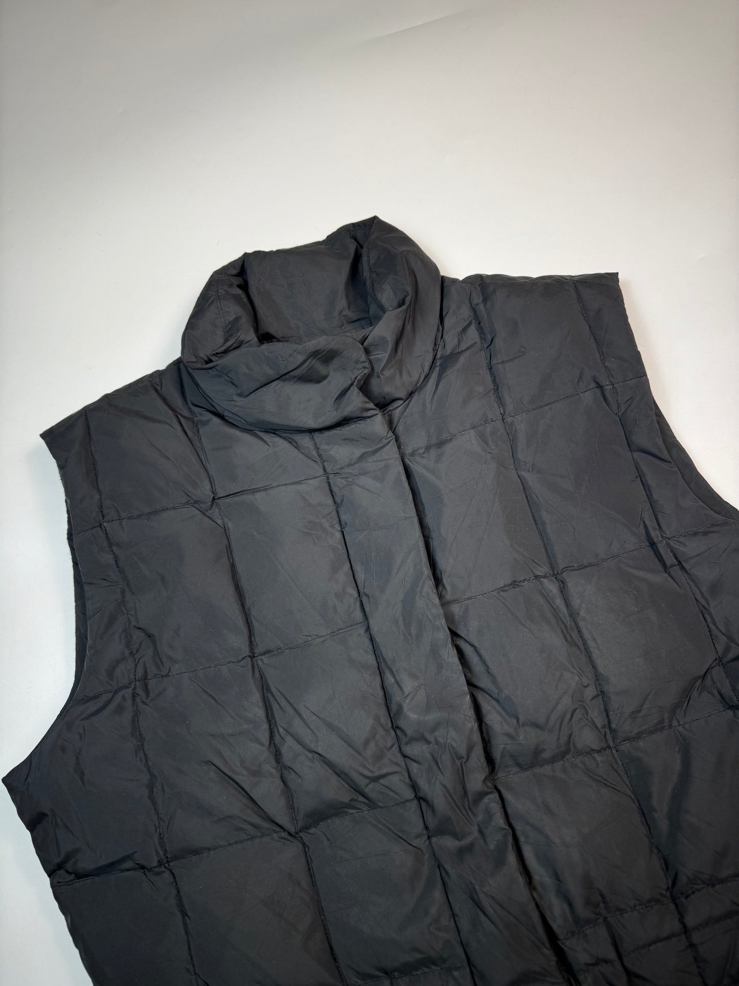 Vintage Tommy Hilfiger gilet puffer jacket (WL)
