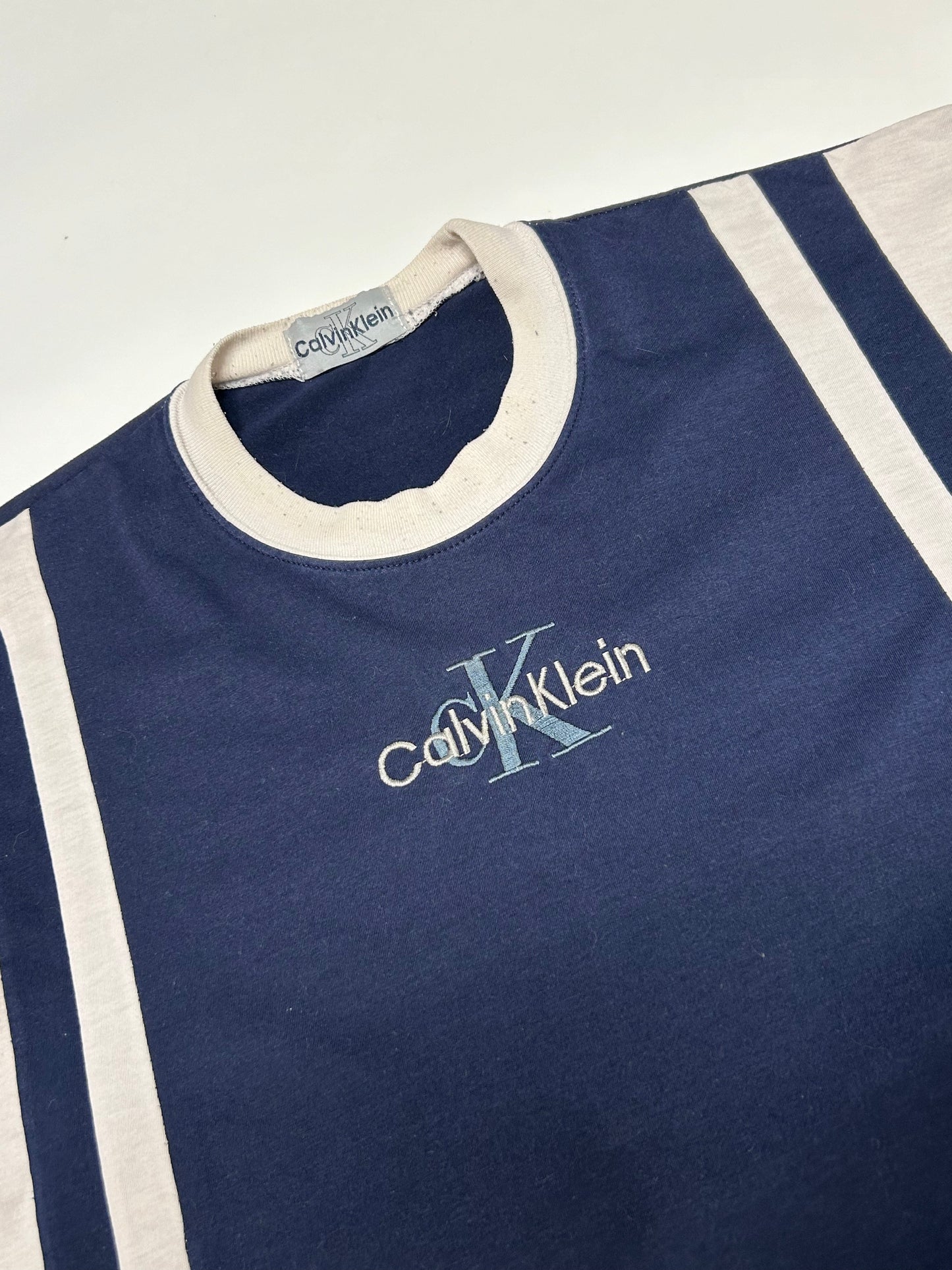 Vintage 90s Calvin Klein tee (L)