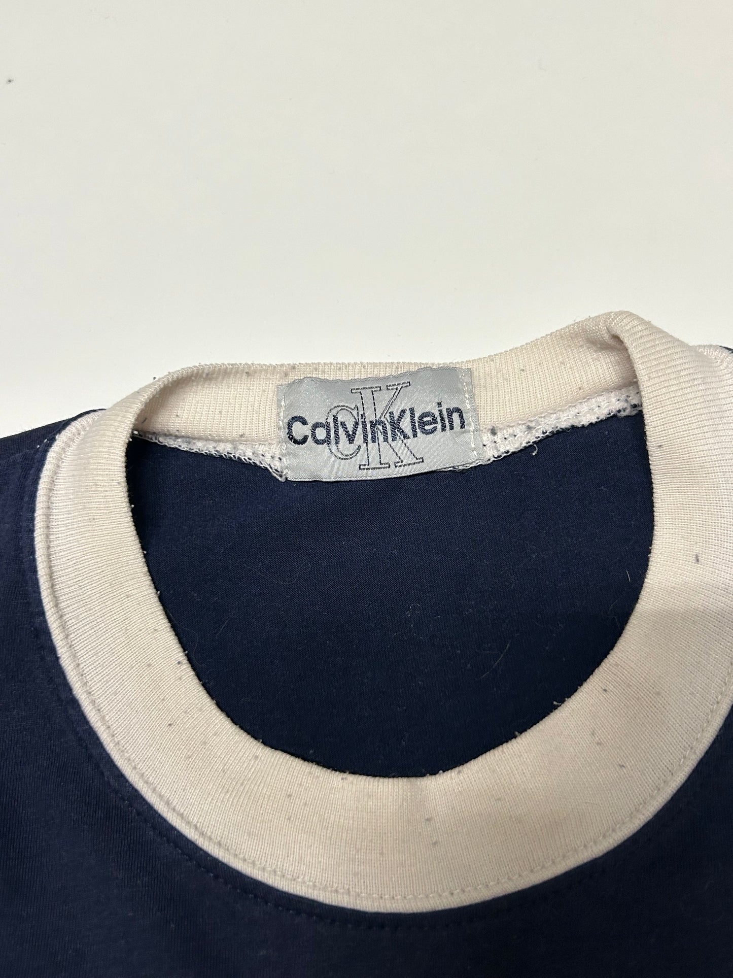 Vintage 90s Calvin Klein tee (L)